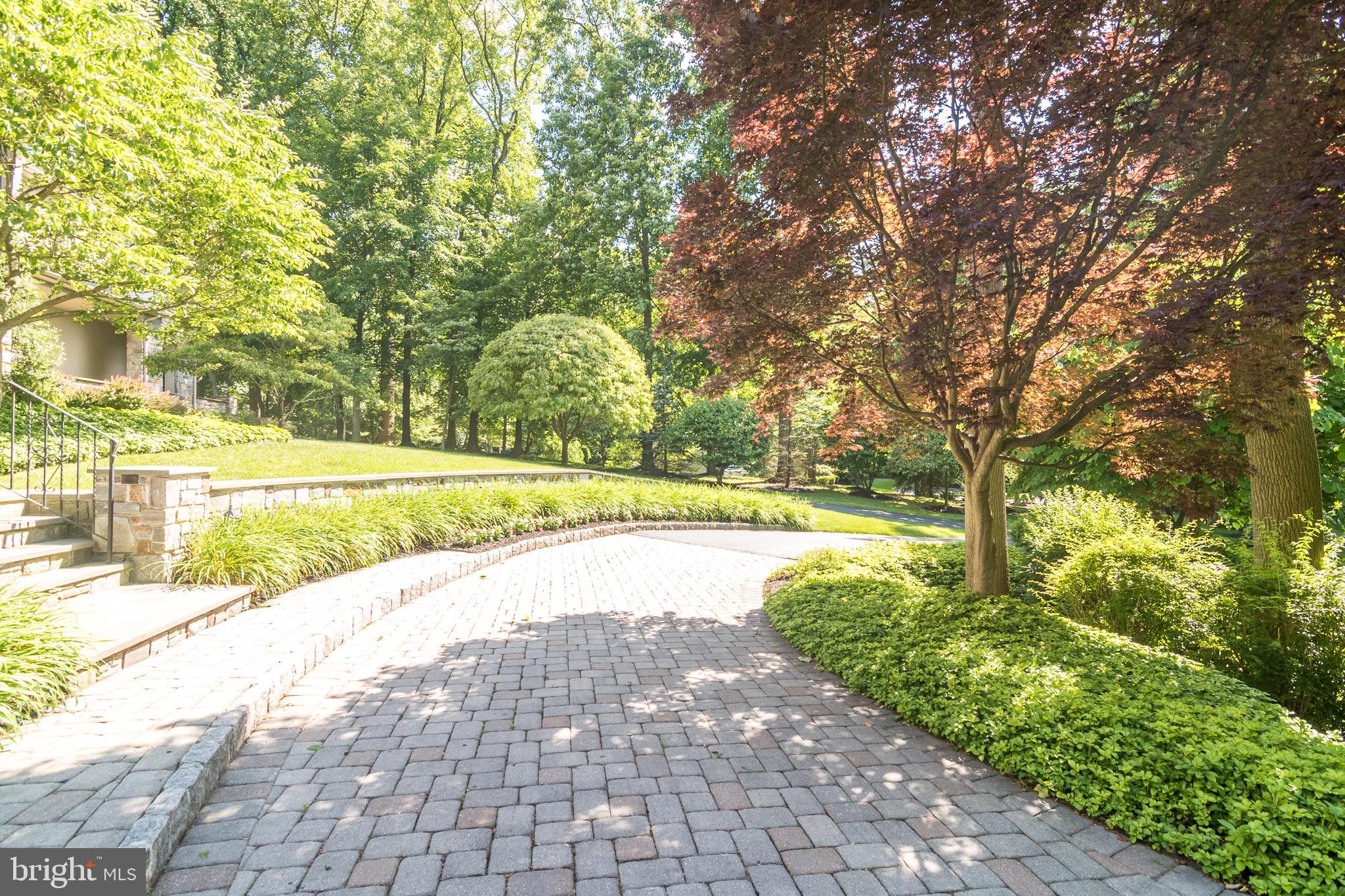 RADCLIFF MANOR - Residential