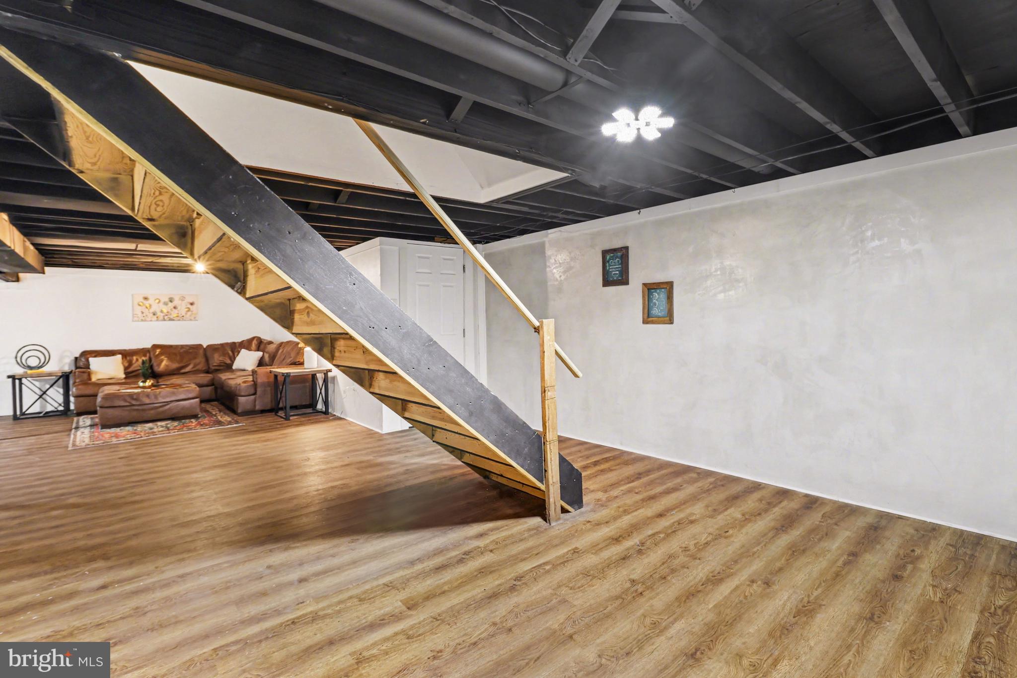 NESHAMINY FALLS - Residential