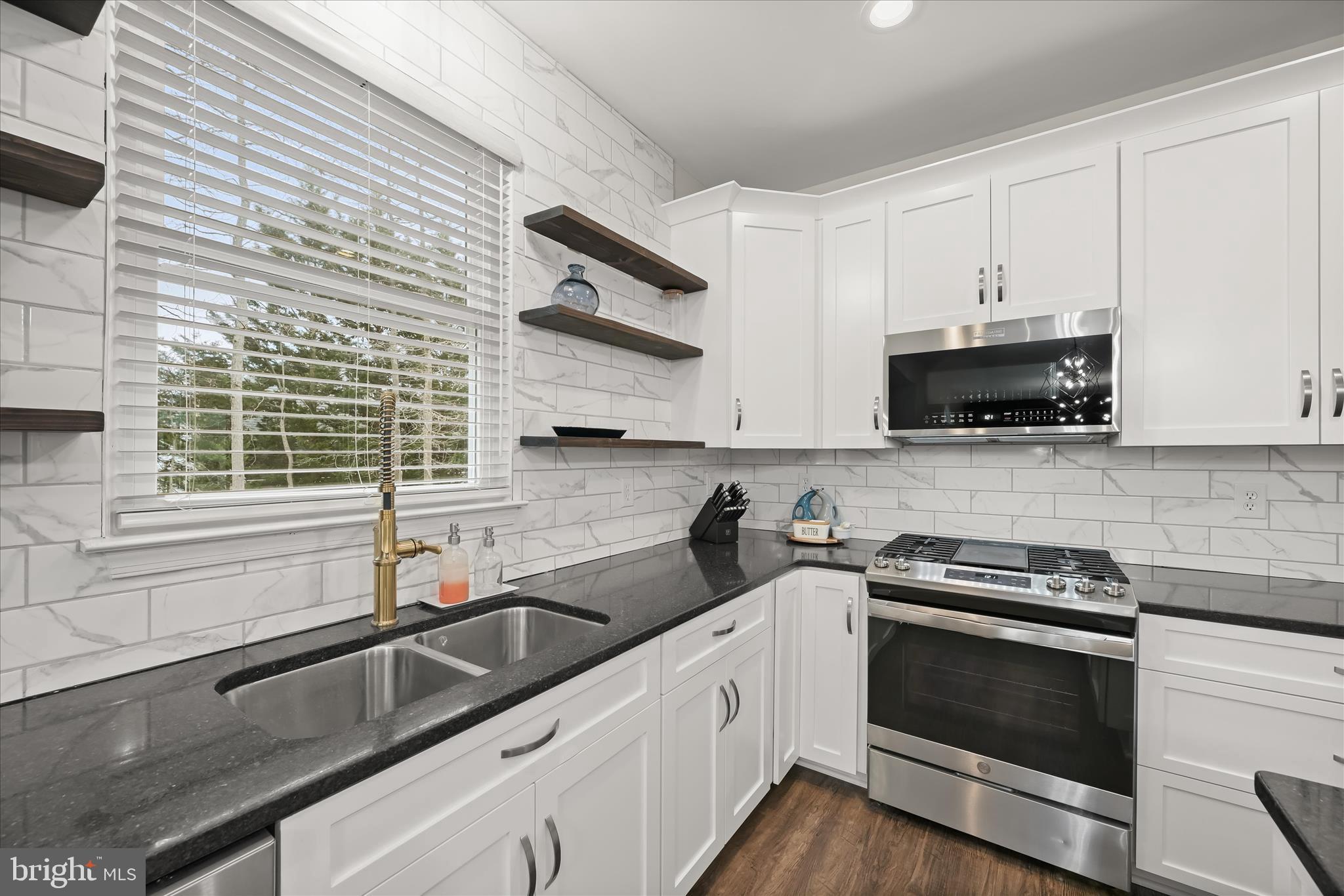 DISNEY ESTATES - Residential