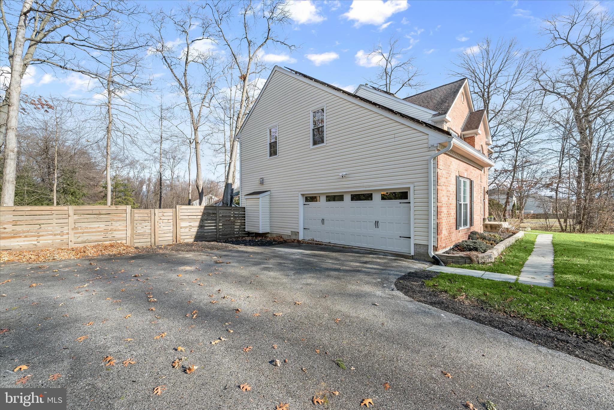 DISNEY ESTATES - Residential