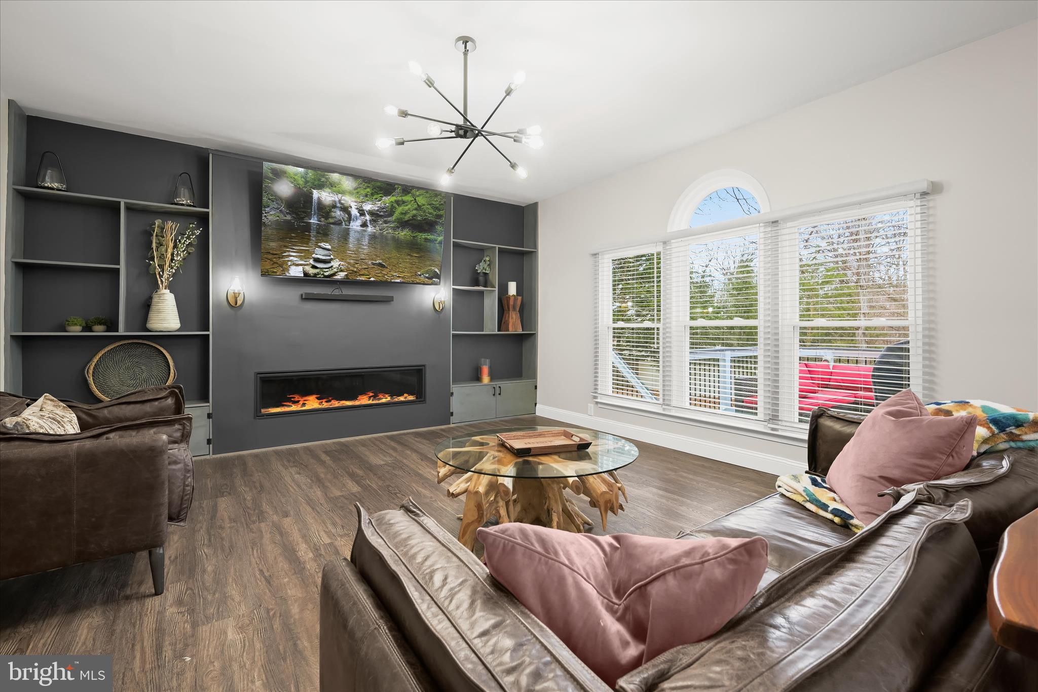 DISNEY ESTATES - Residential