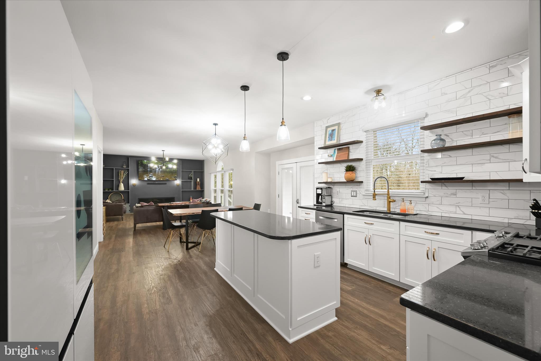 DISNEY ESTATES - Residential