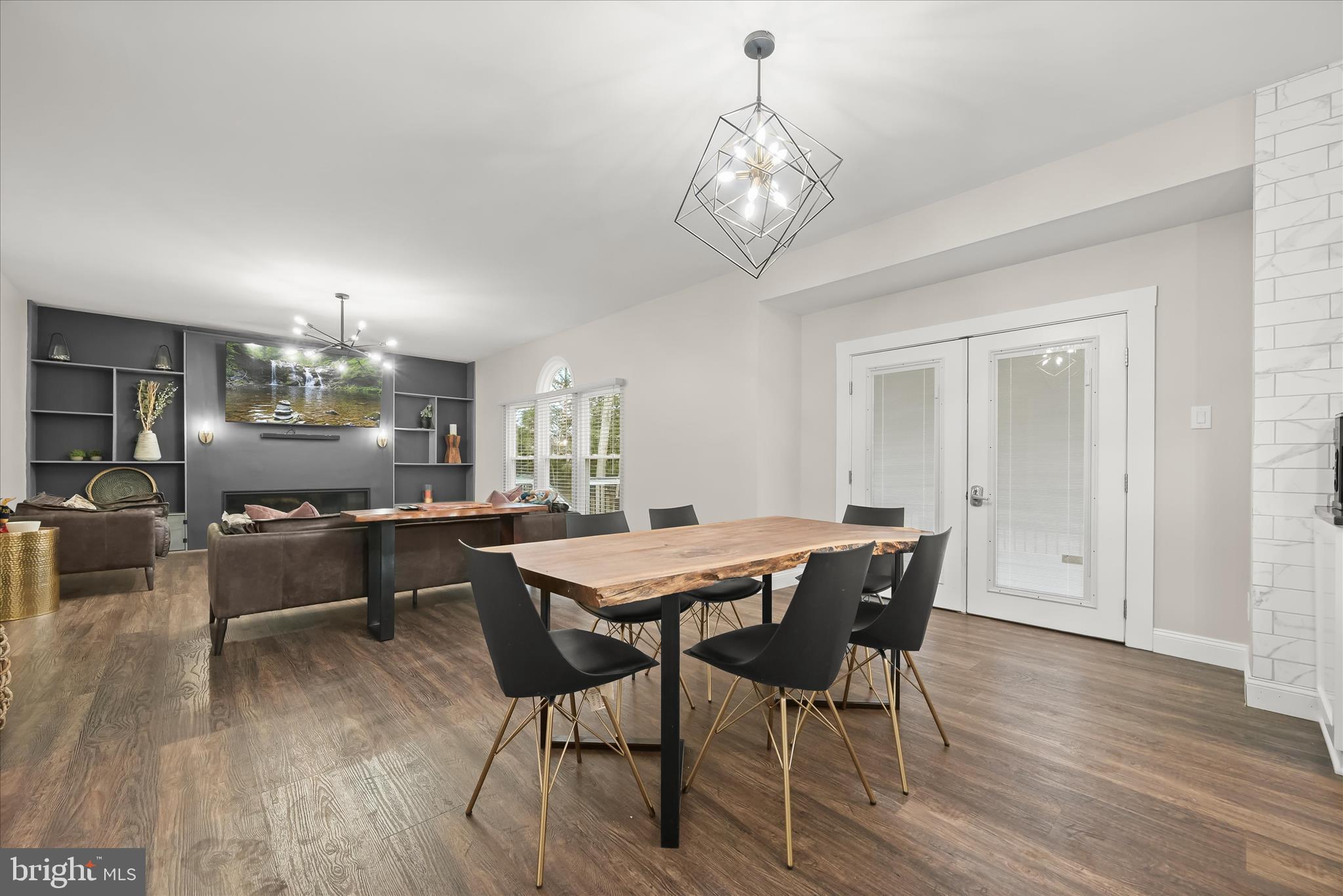 DISNEY ESTATES - Residential