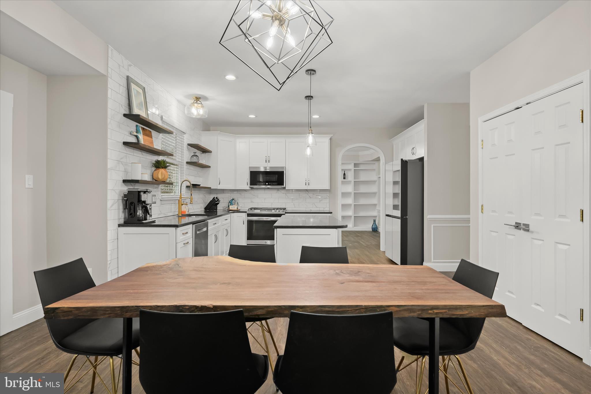 DISNEY ESTATES - Residential