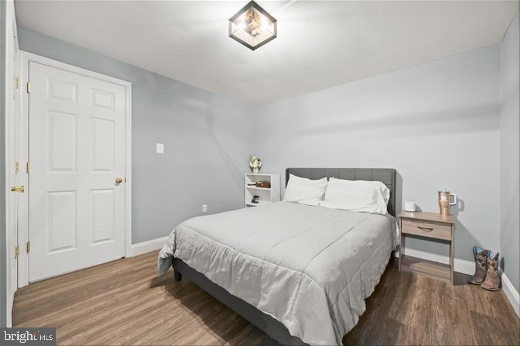 DISNEY ESTATES - Residential