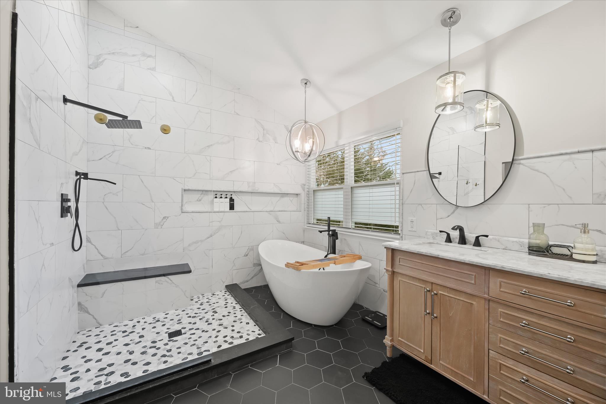 DISNEY ESTATES - Residential