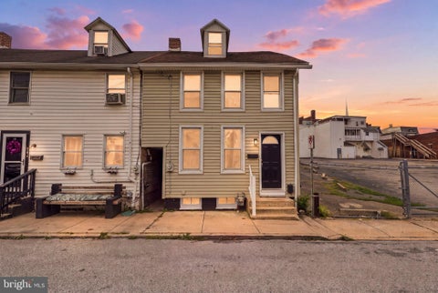 Photo of 740 E Clarke Avenue, YORK, PA 17403 (MLS # PAYK2112770)