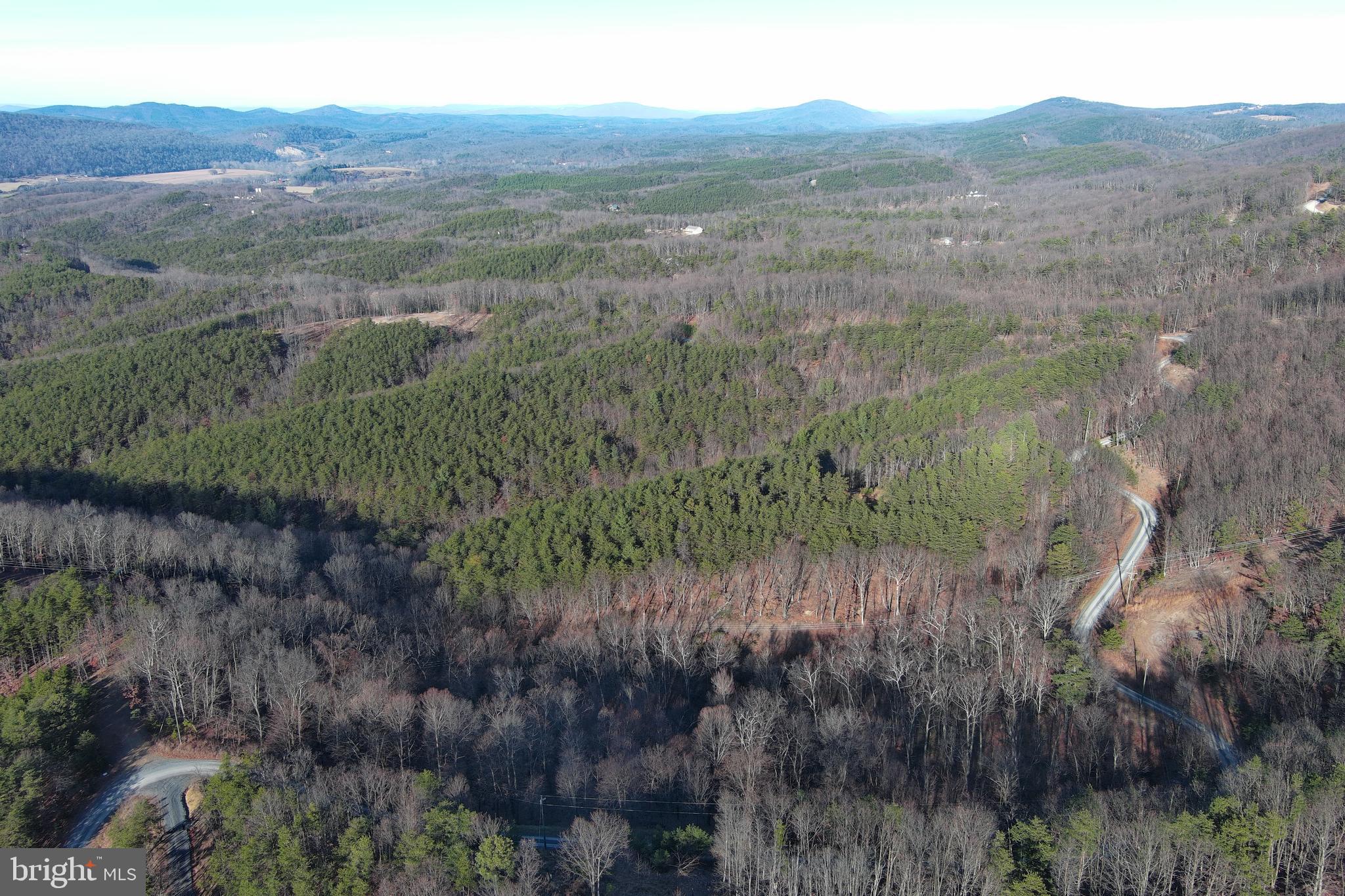 THE WOODLANDS - Land