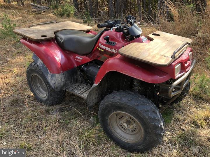 THE WOODLANDS - Land