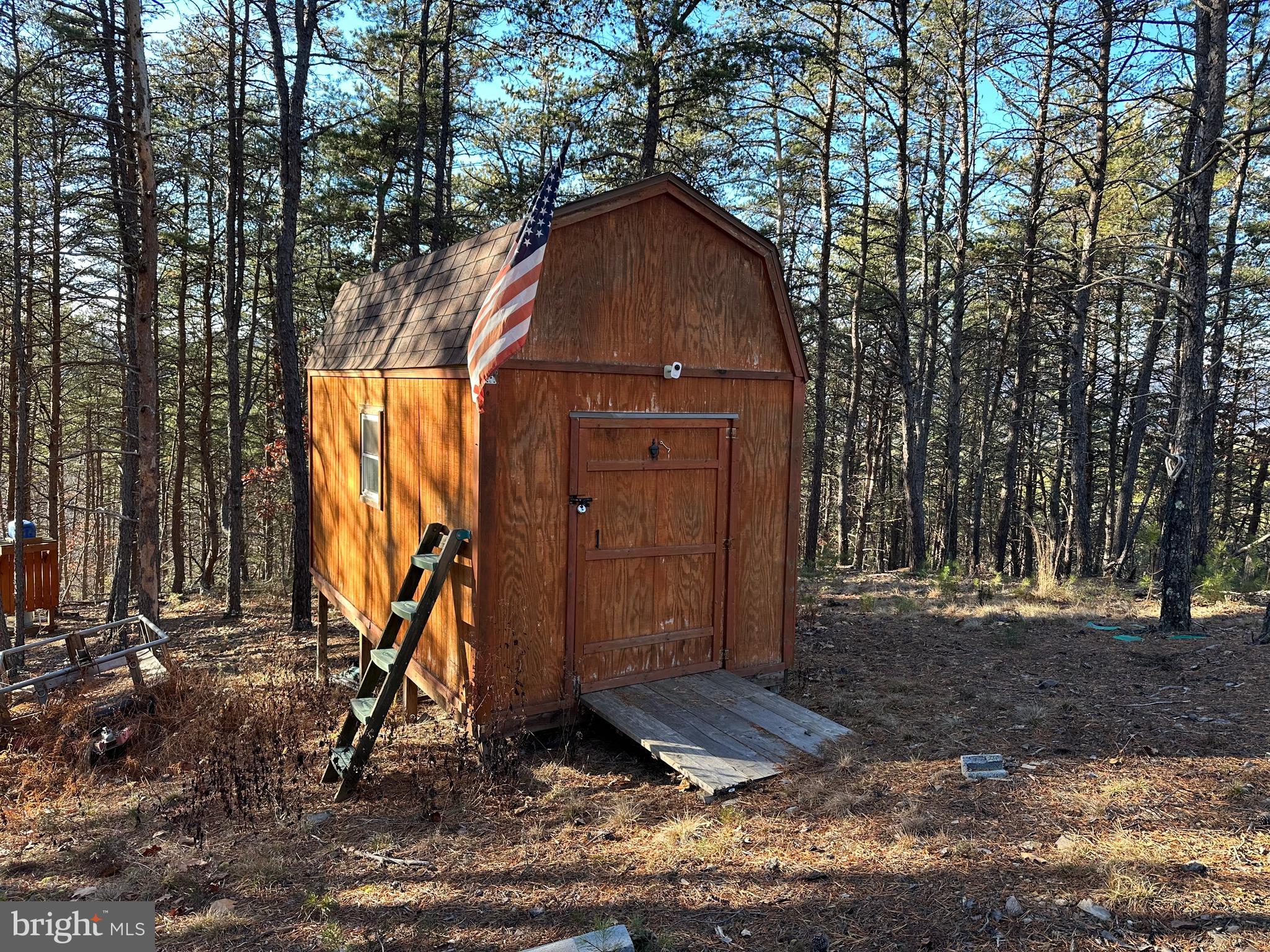 THE WOODLANDS - Land