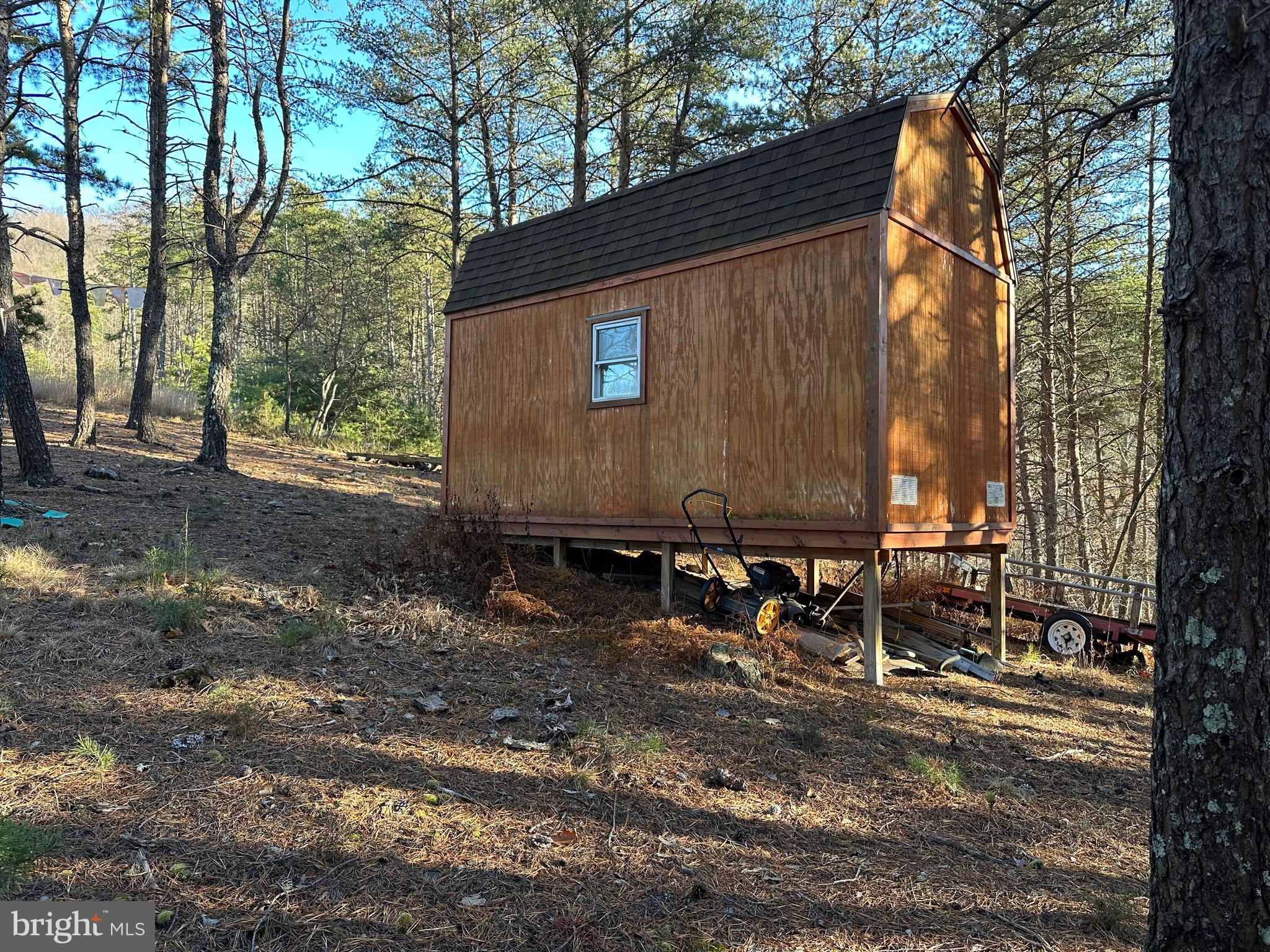 THE WOODLANDS - Land