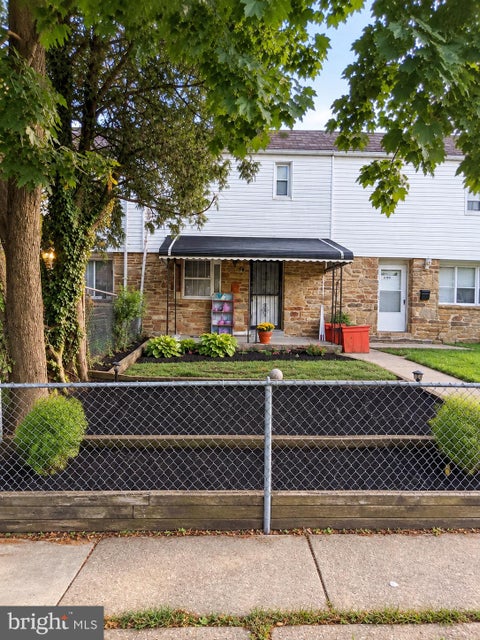 Townhouse For Sale - 4926 Edgemere Avenue<br/> BALTIMORE, MD 21215
