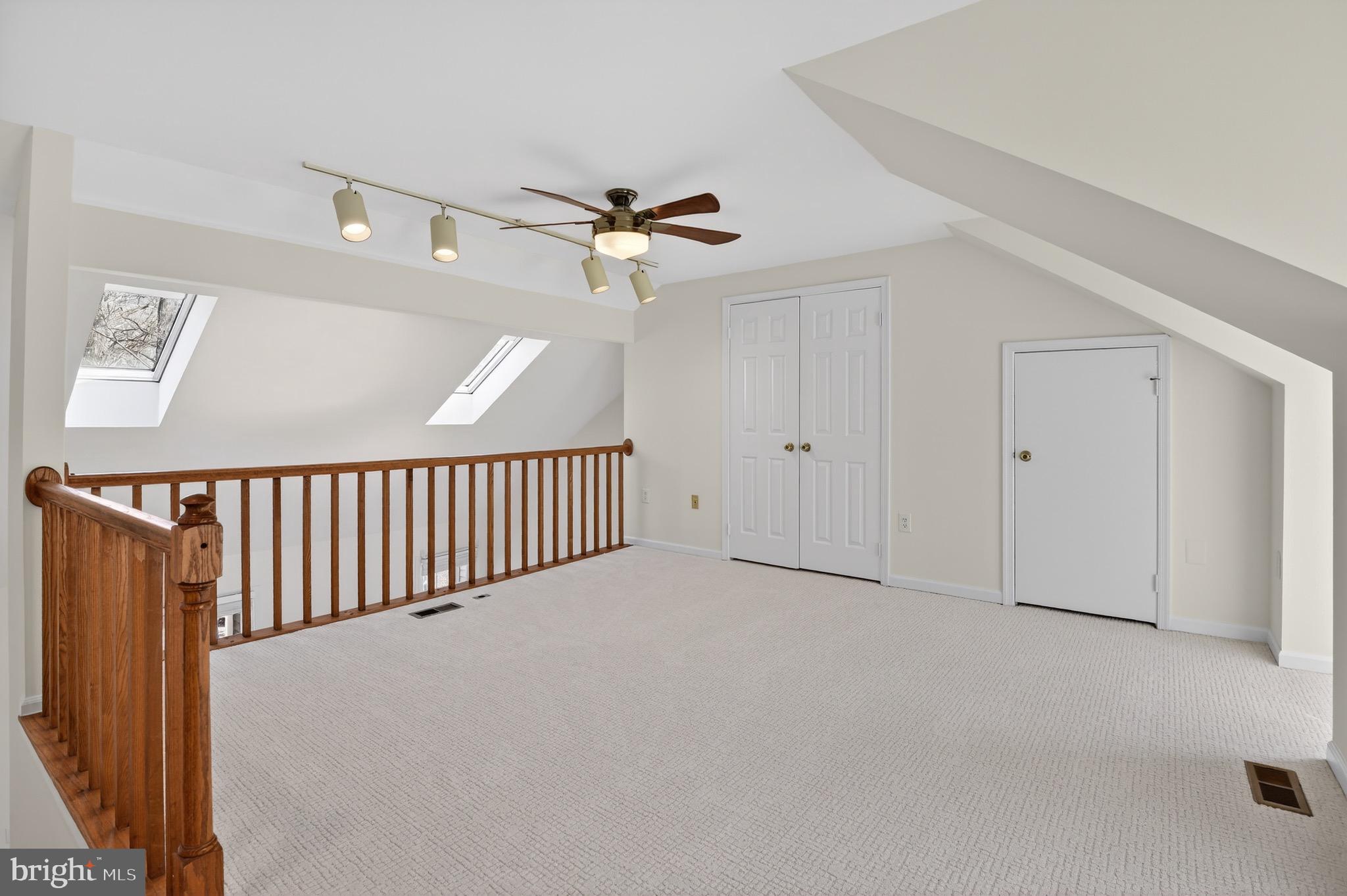 GROSVENOR PARK TOWNHOME CONDOMINIUMS - Residential