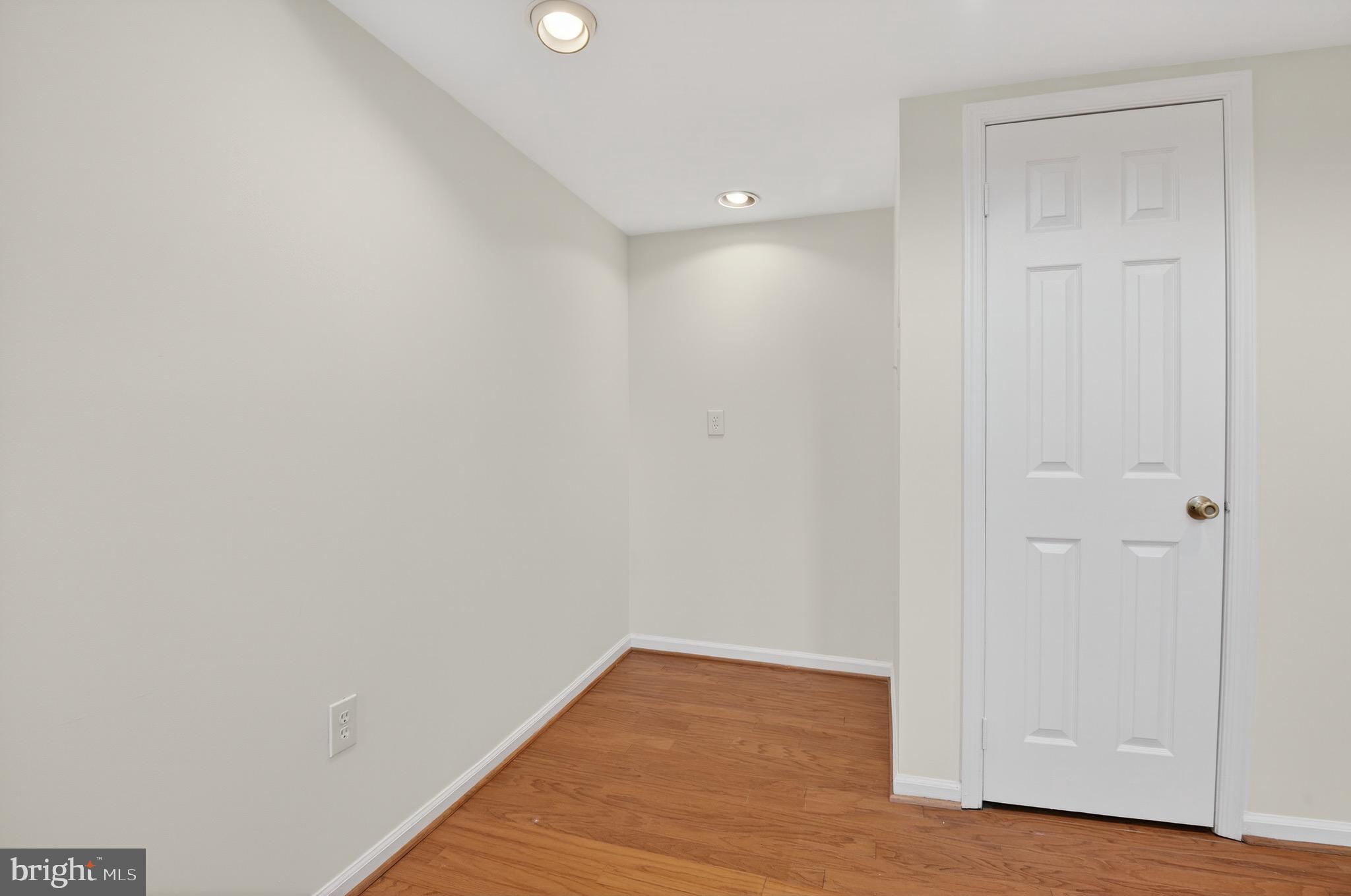 GROSVENOR PARK TOWNHOME CONDOMINIUMS - Residential