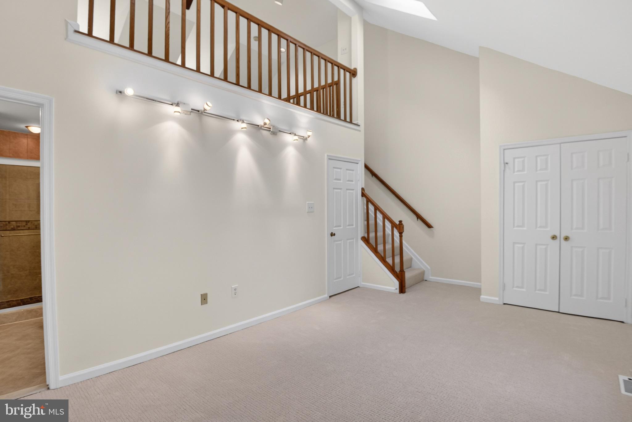 GROSVENOR PARK TOWNHOME CONDOMINIUMS - Residential