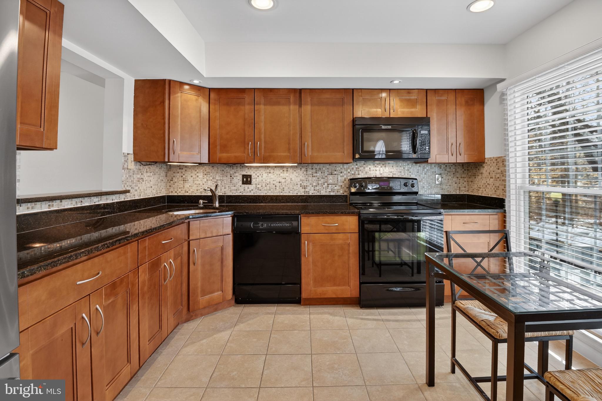 GROSVENOR PARK TOWNHOME CONDOMINIUMS - Residential