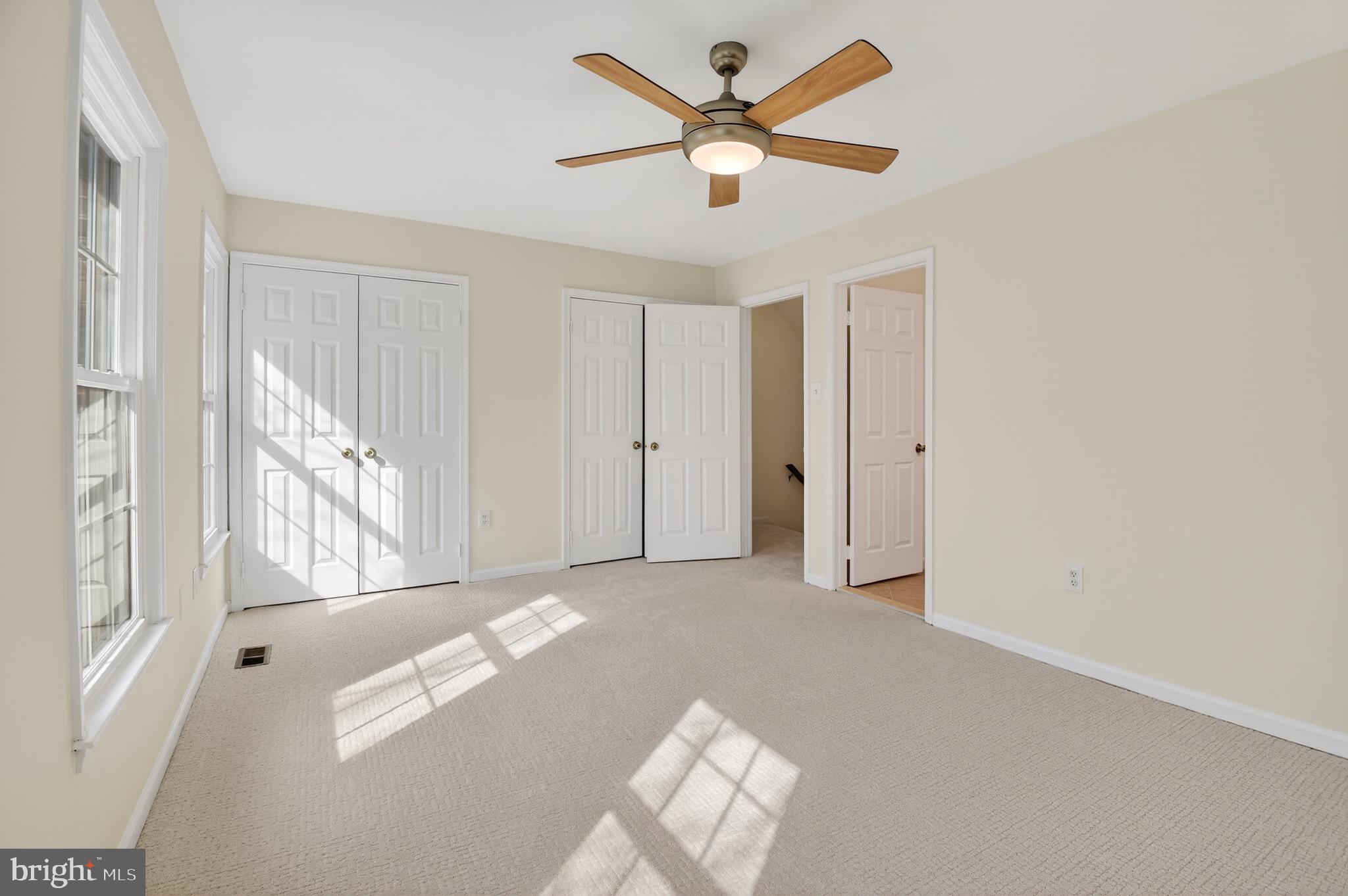 GROSVENOR PARK TOWNHOME CONDOMINIUMS - Residential