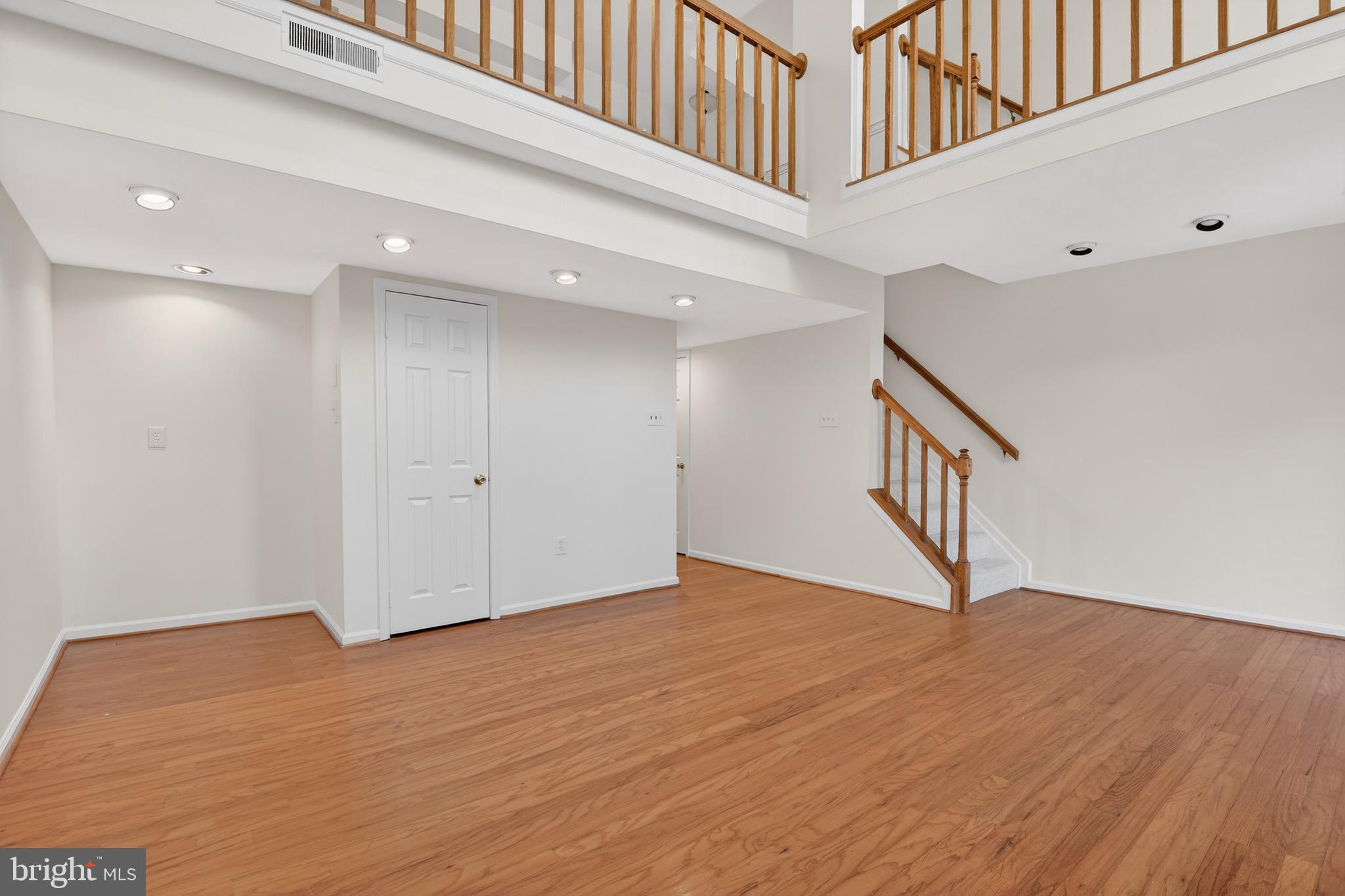 GROSVENOR PARK TOWNHOME CONDOMINIUMS - Residential