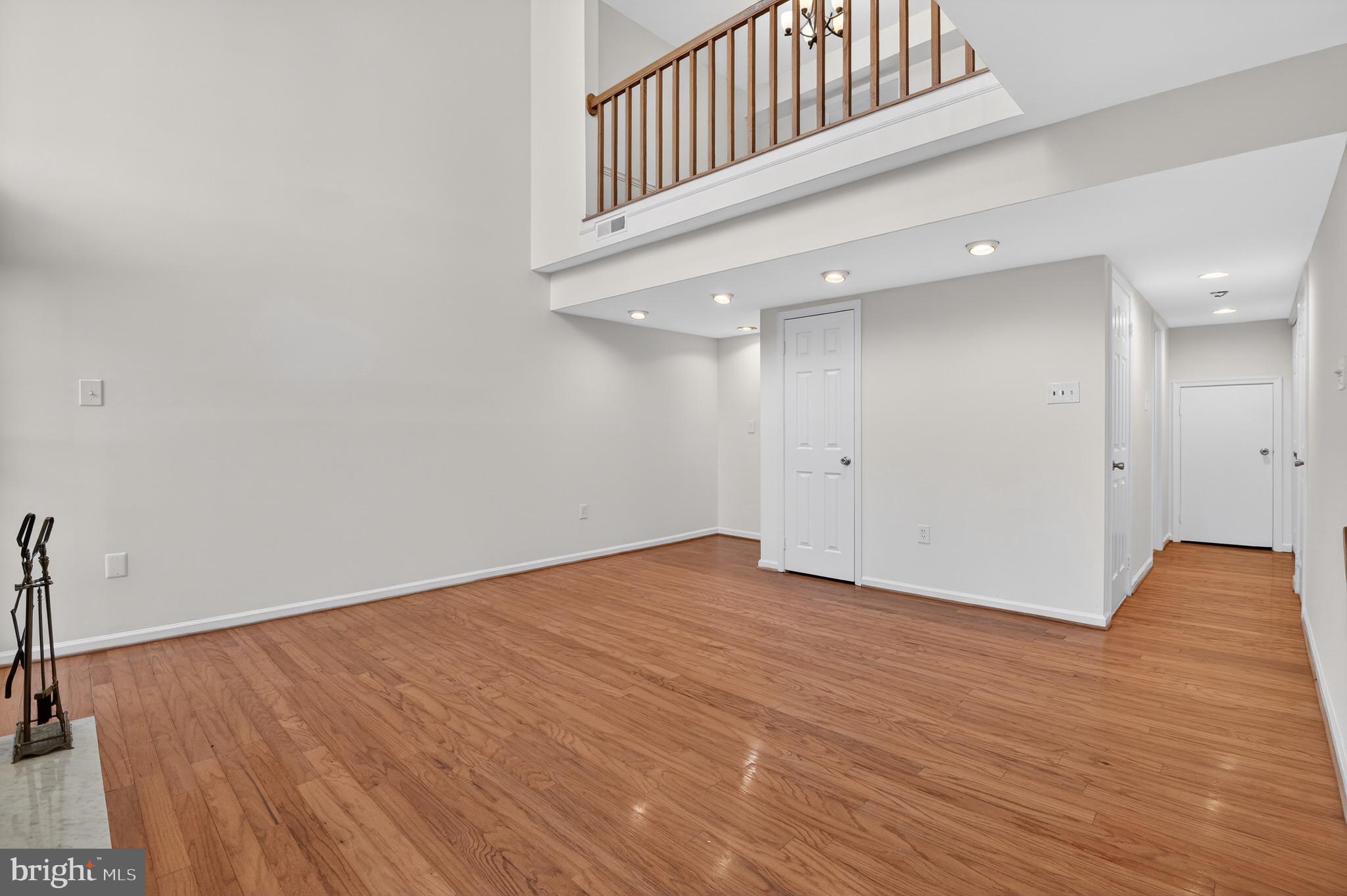 GROSVENOR PARK TOWNHOME CONDOMINIUMS - Residential