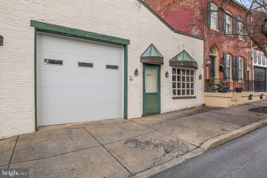 Photo of 307 S Lime Street, LANCASTER, PA 17602 (MLS # PALA2062606)