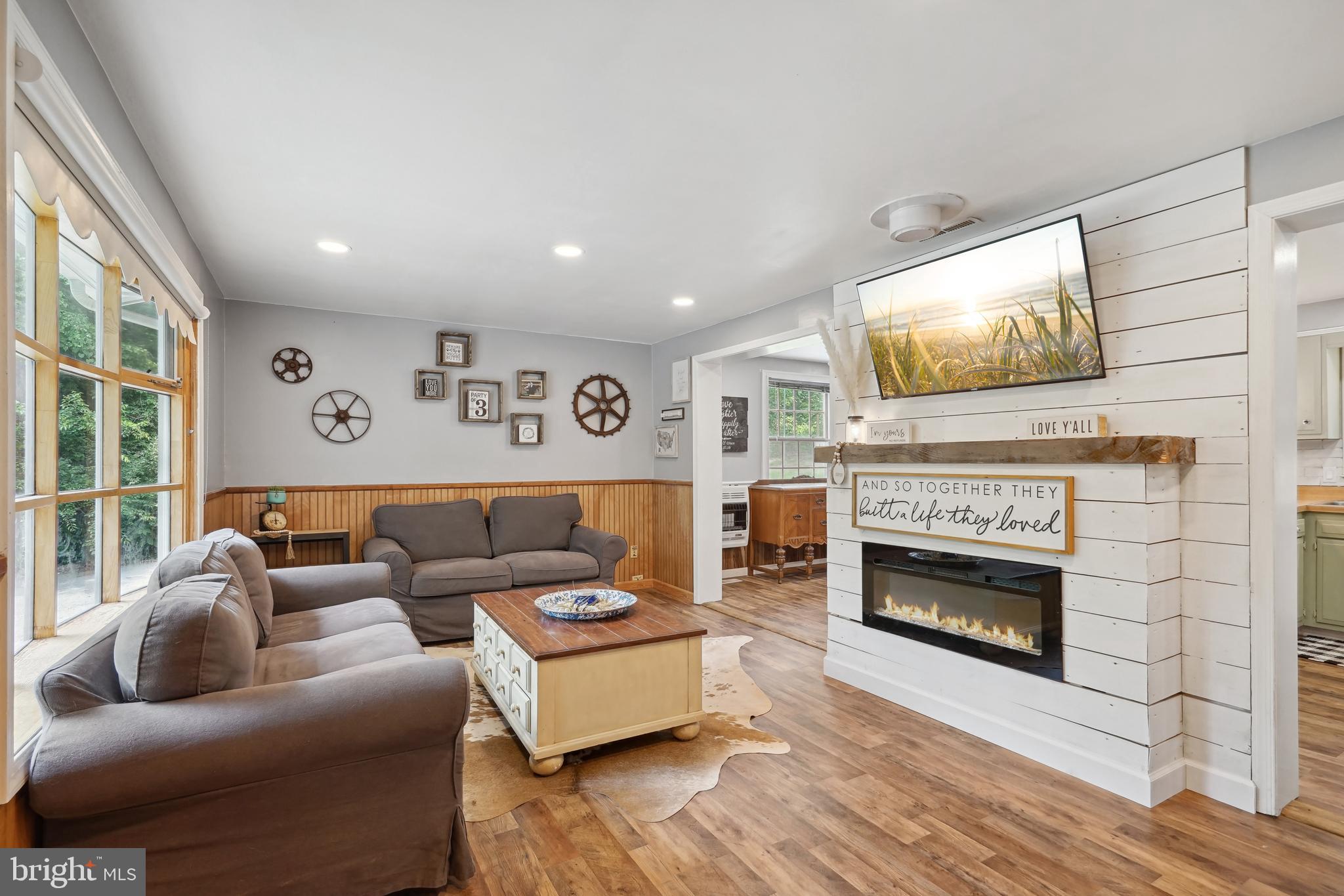 BEVERLY ESTATES - Residential