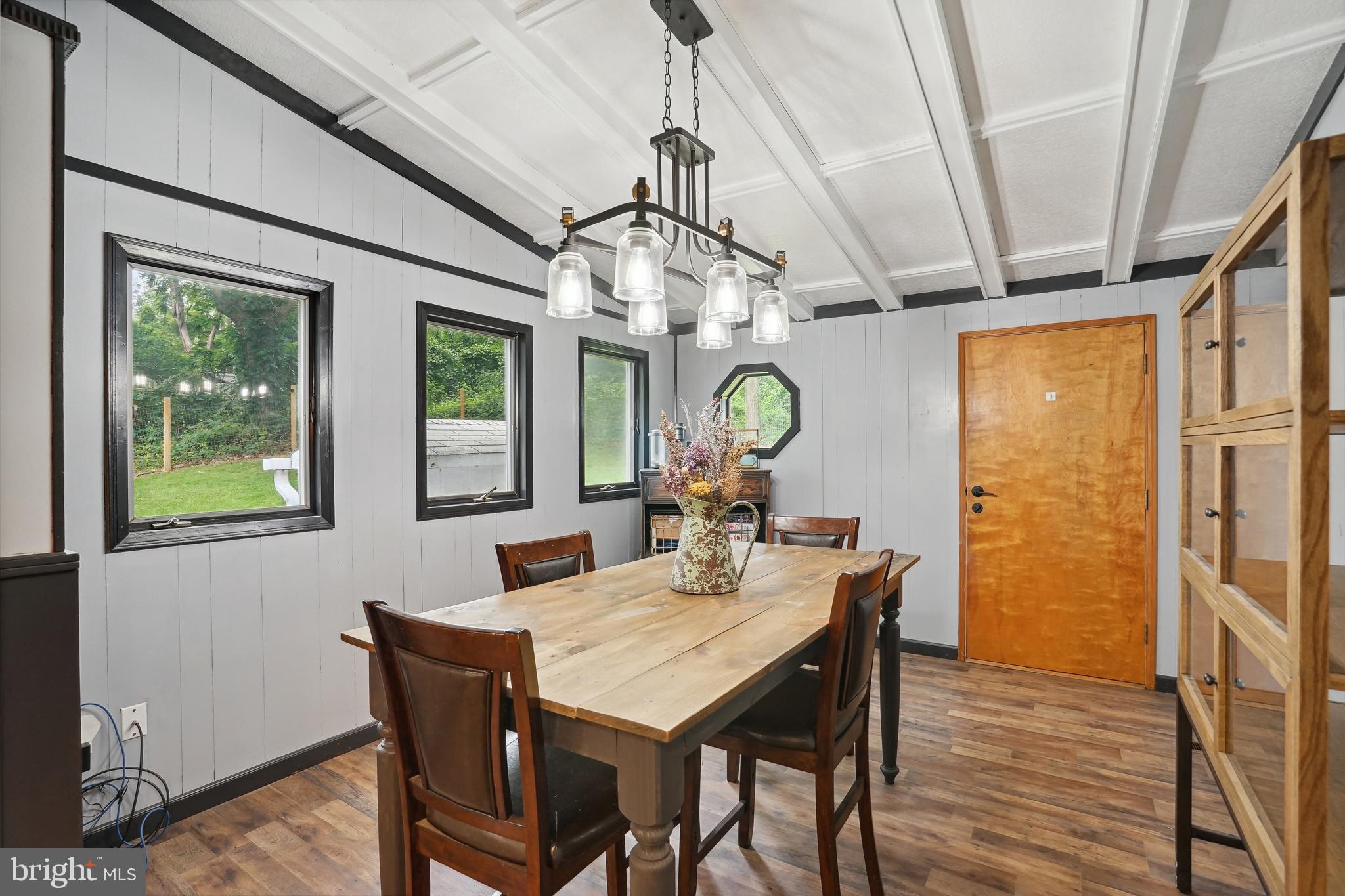 BEVERLY ESTATES - Residential