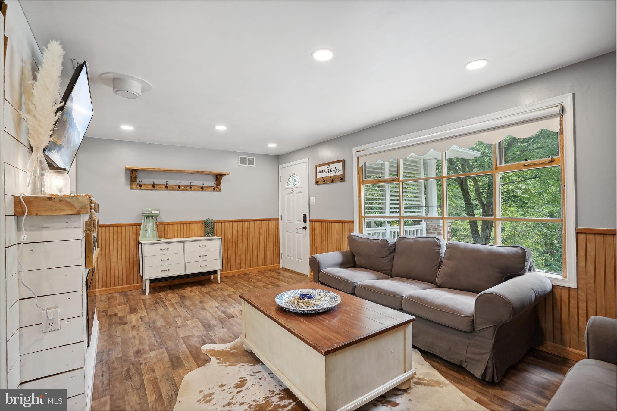 BEVERLY ESTATES - Residential