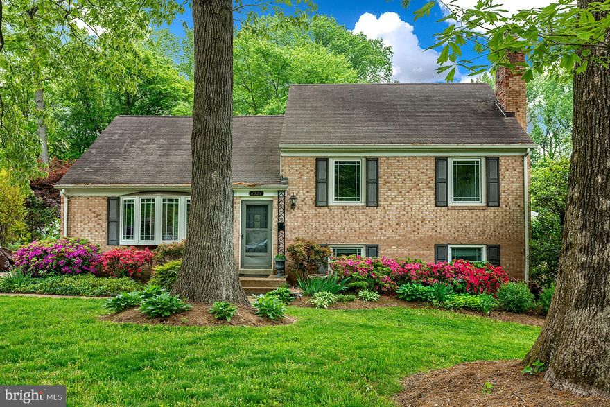 Gorgeous 4 bedroom, 3 bath home located in the sought after Willow Woods neighborhood features 1,653 square feet of finished living space and 0.28 acres surrounded by mature trees! Tons of natural light! Spacious living room, dining room, and kitchen! Spacious master bedroom with fully updated en suite bath with custom tile. Fully finished lower level features additional 550 square feet with spacious family room, full bath, kitchen, and walk-out to private patio! Quiet and family oriented neighborhood with plenty of space between homes!