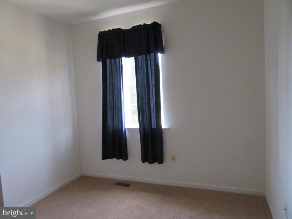 WESTBURY PUB - Residential Lease