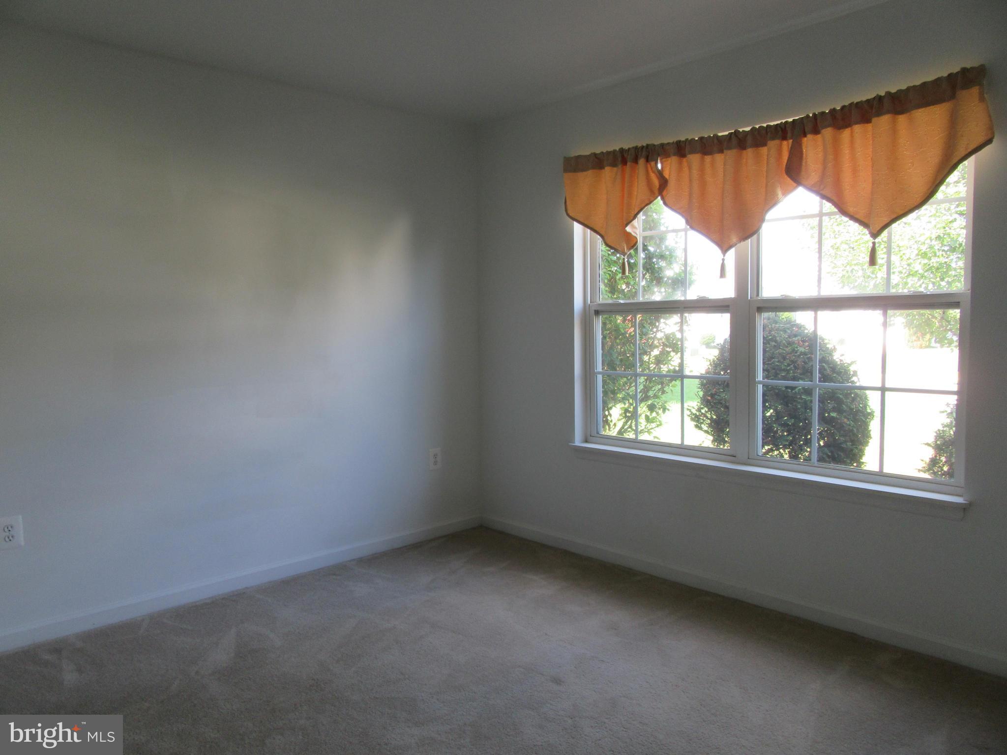 WESTBURY PUB - Residential Lease