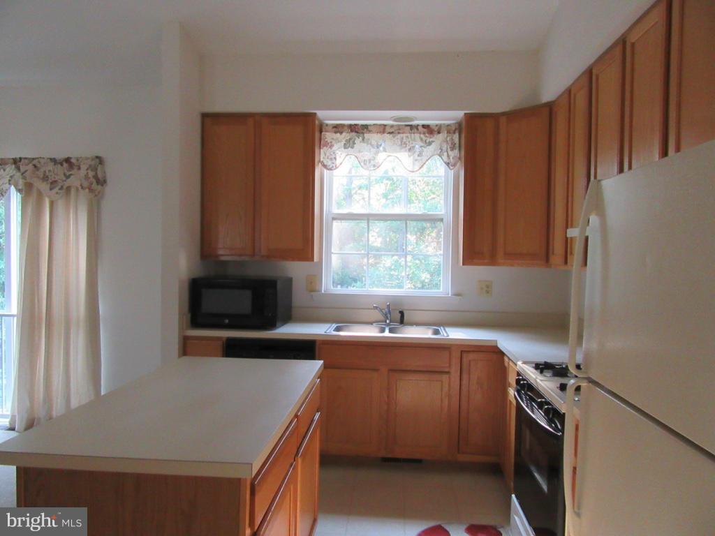 WESTBURY PUB - Residential Lease