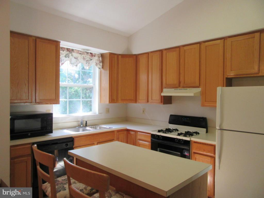 WESTBURY PUB - Residential Lease