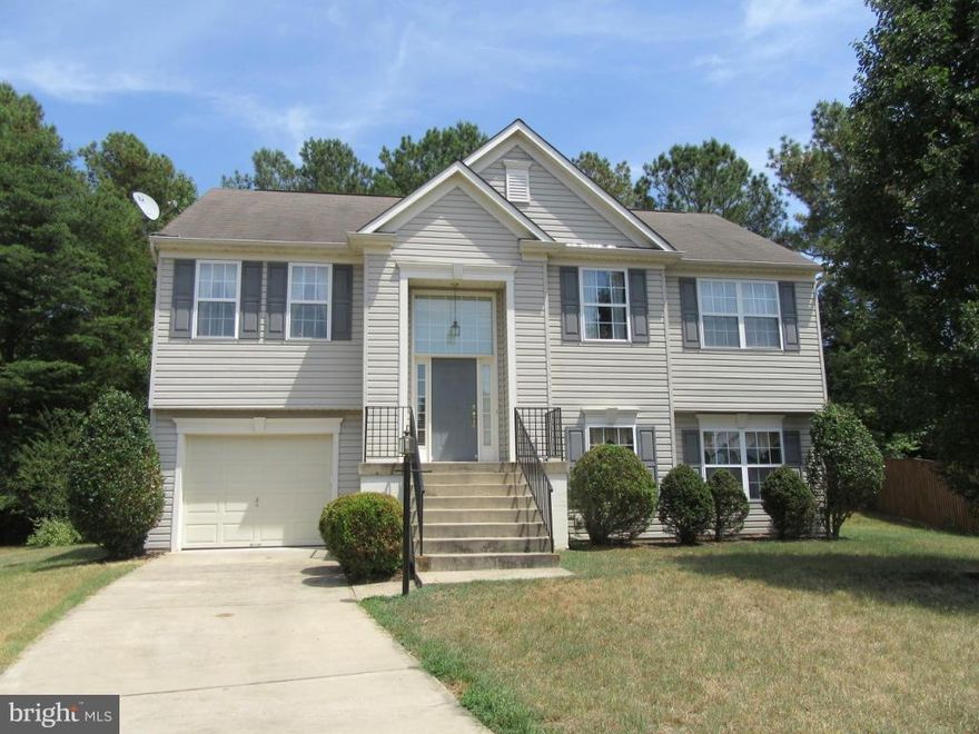 Spacious 3 Bedrooms, 3 baths, Split Foyer.  large  MBR suite with separate shower, soaking tub and walk-in closet. finished lower level, one car garage.  Wilkinson Property Management application is required.