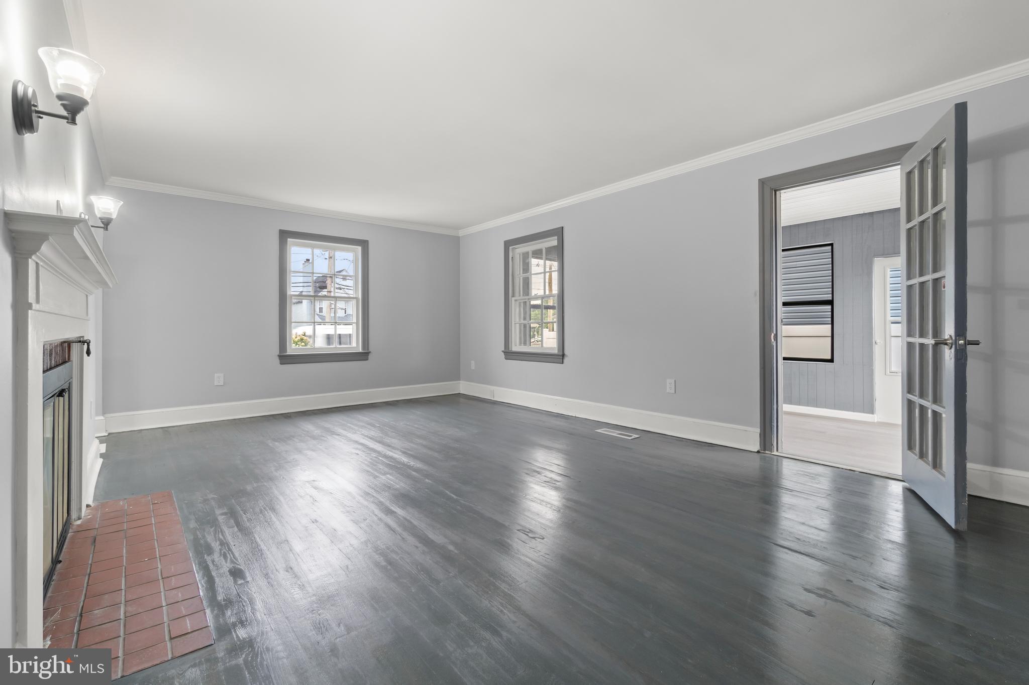 910 S FAIRVIEW STREET