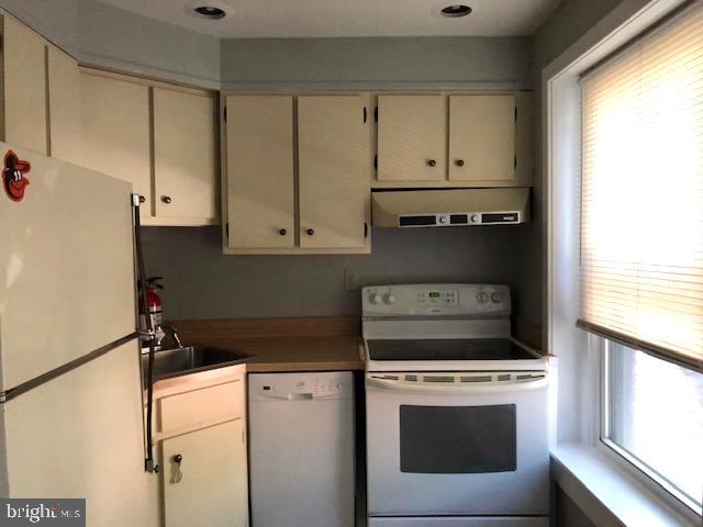 MOUNT VERNON PLACE HISTORIC DISTRICT - Residential Lease