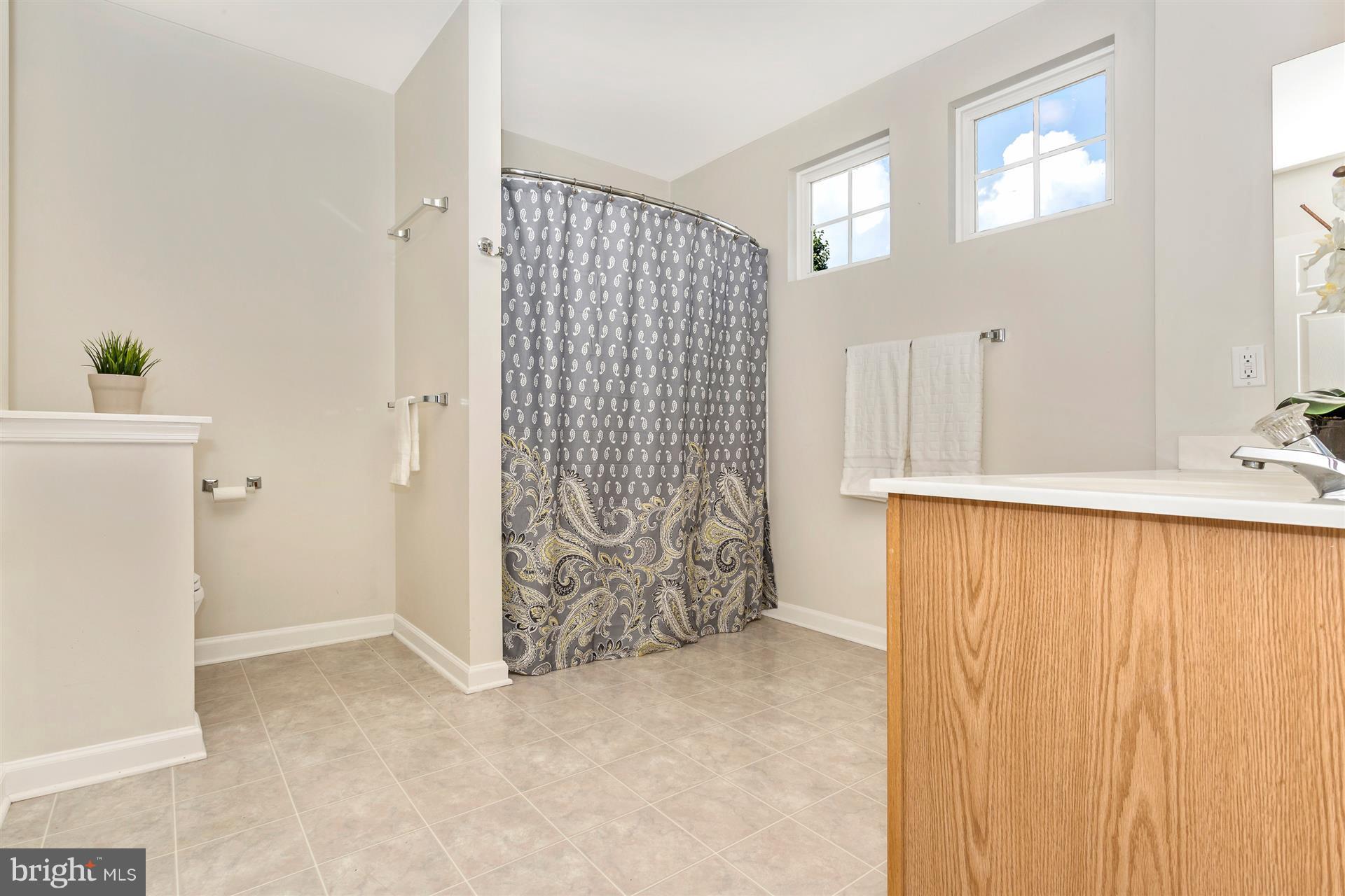 WALNUT RIDGE - Residential Lease