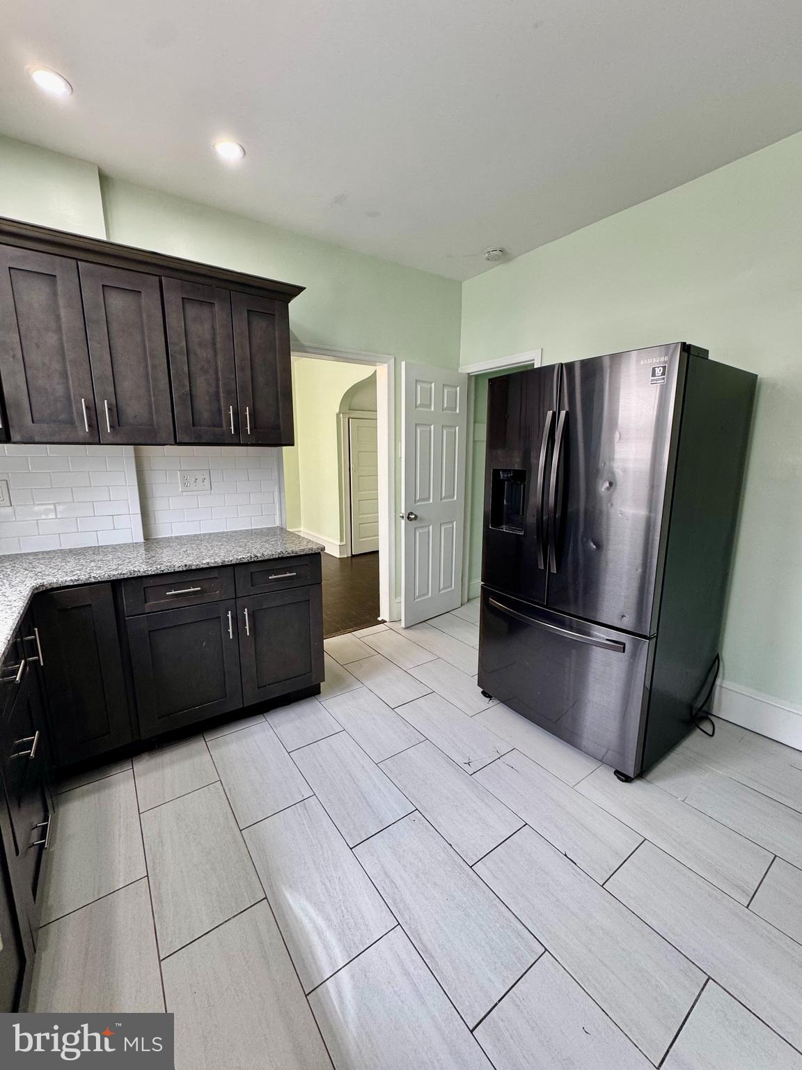 FERN ROCK - Residential Lease