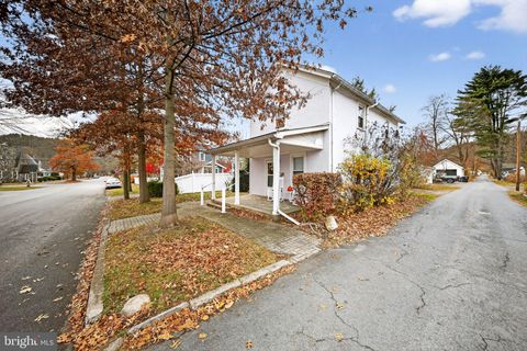 408 5TH STREET MILFORD PA 18337