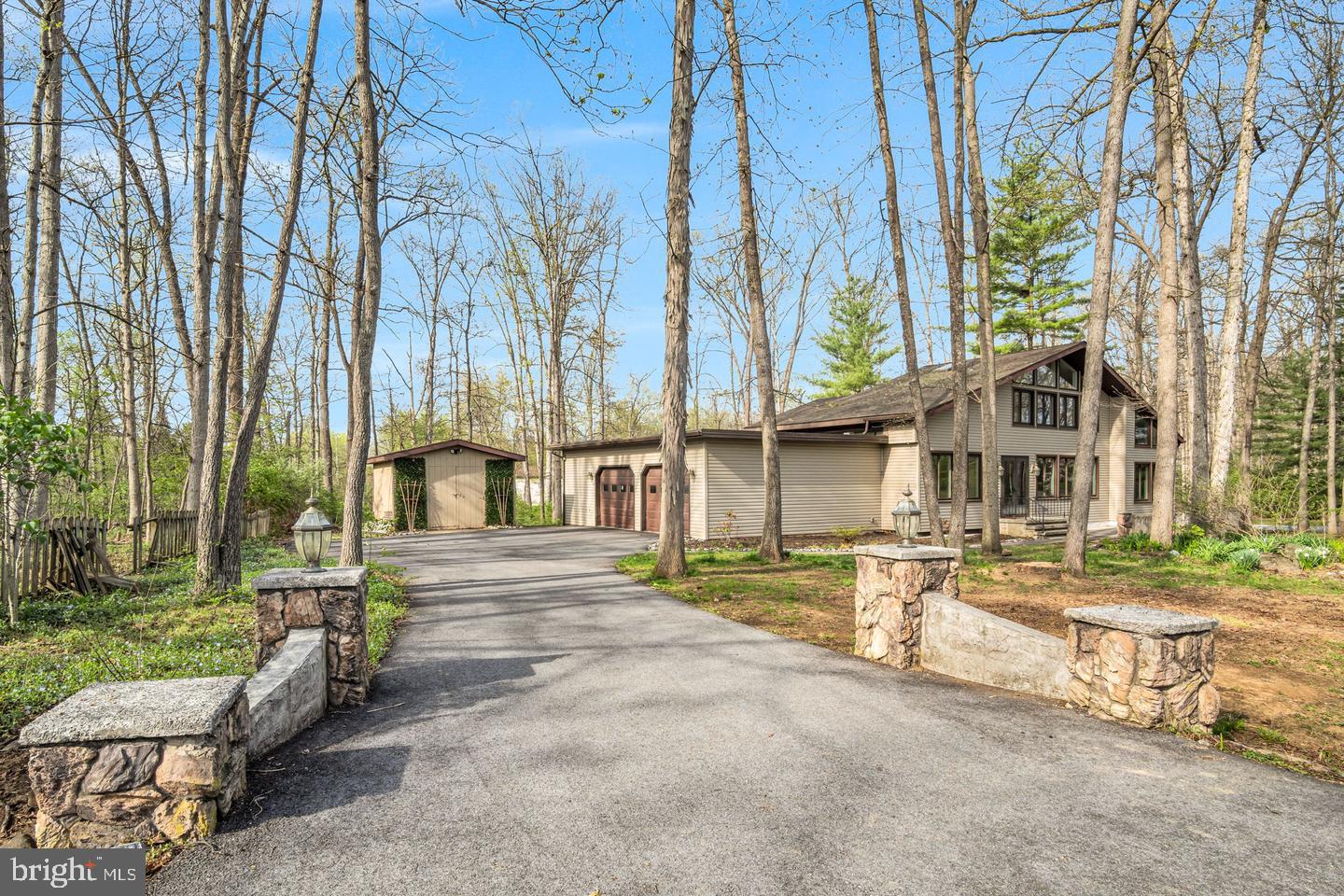 10 LINCOLN DRIVE