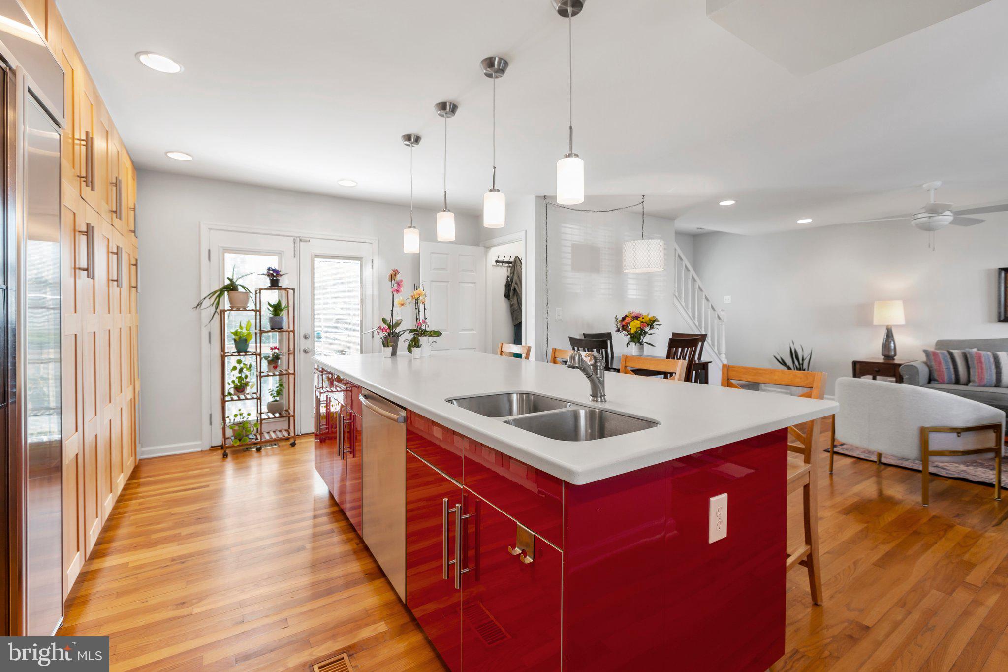 COLLEGE HALL GROVE - Residential