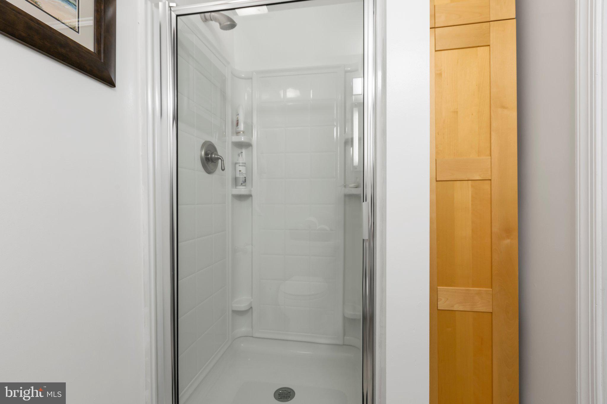 COLLEGE HALL GROVE - Residential