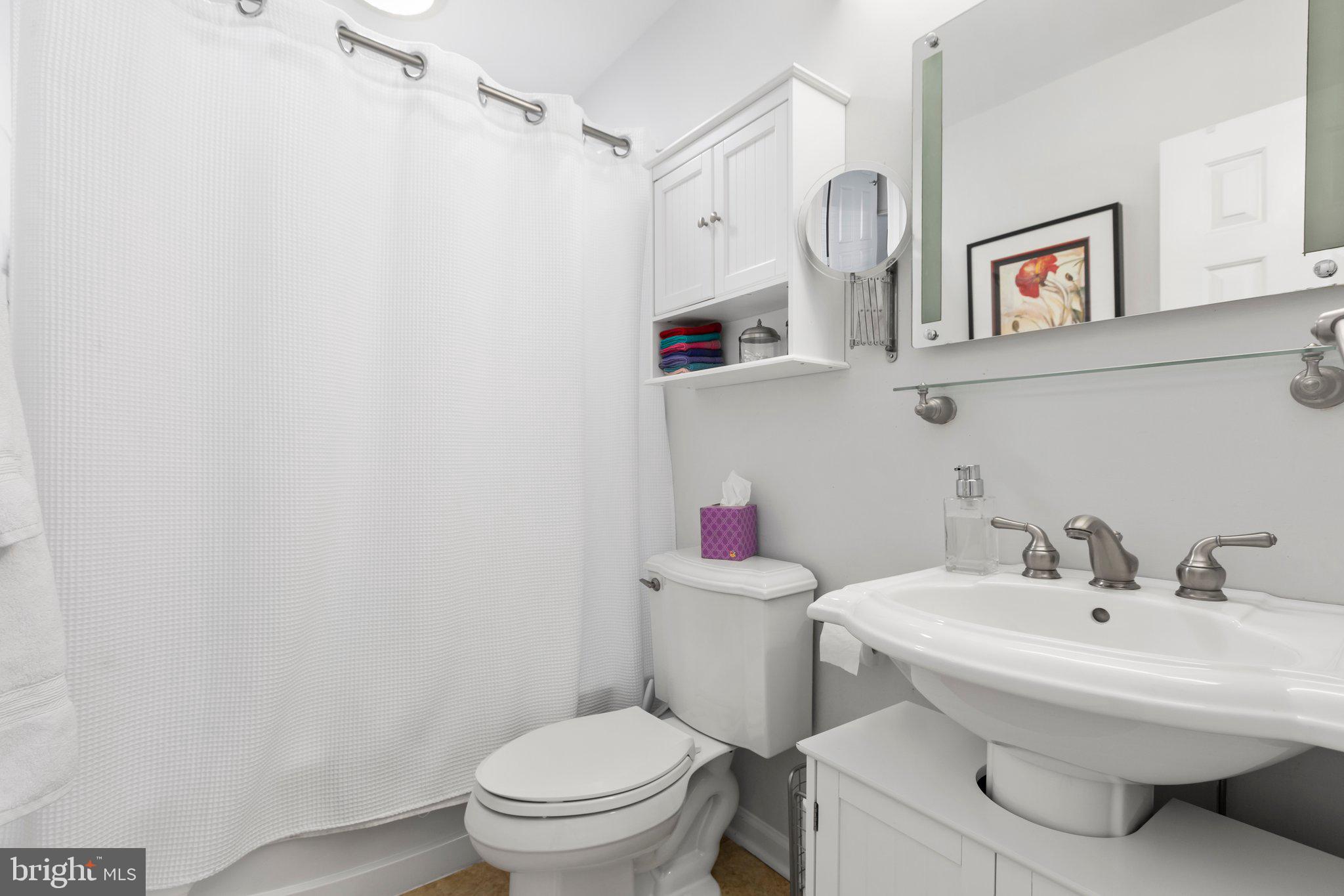 COLLEGE HALL GROVE - Residential