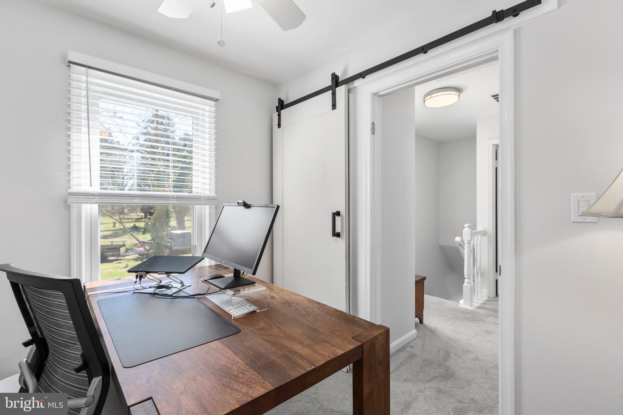 COLLEGE HALL GROVE - Residential