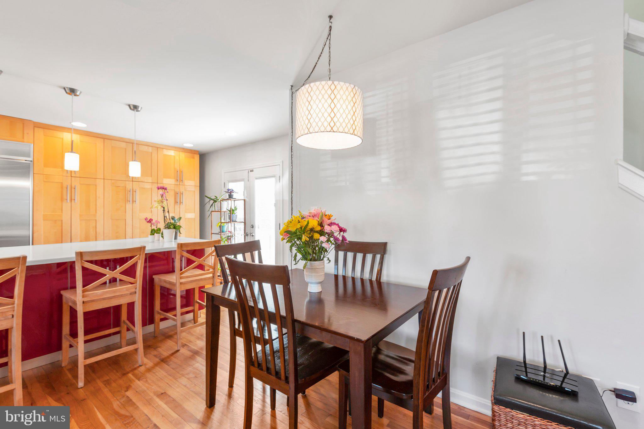 COLLEGE HALL GROVE - Residential