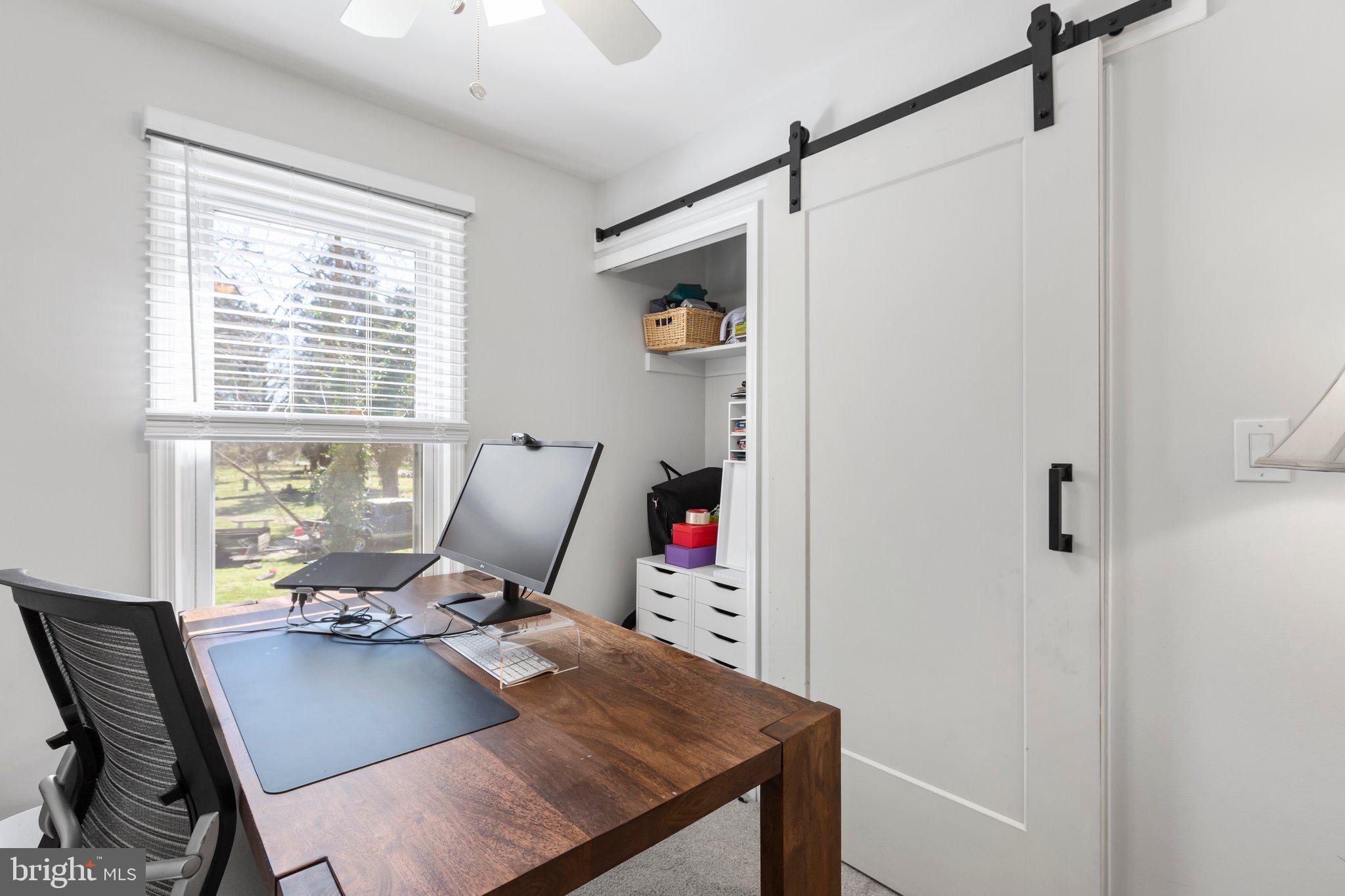 COLLEGE HALL GROVE - Residential