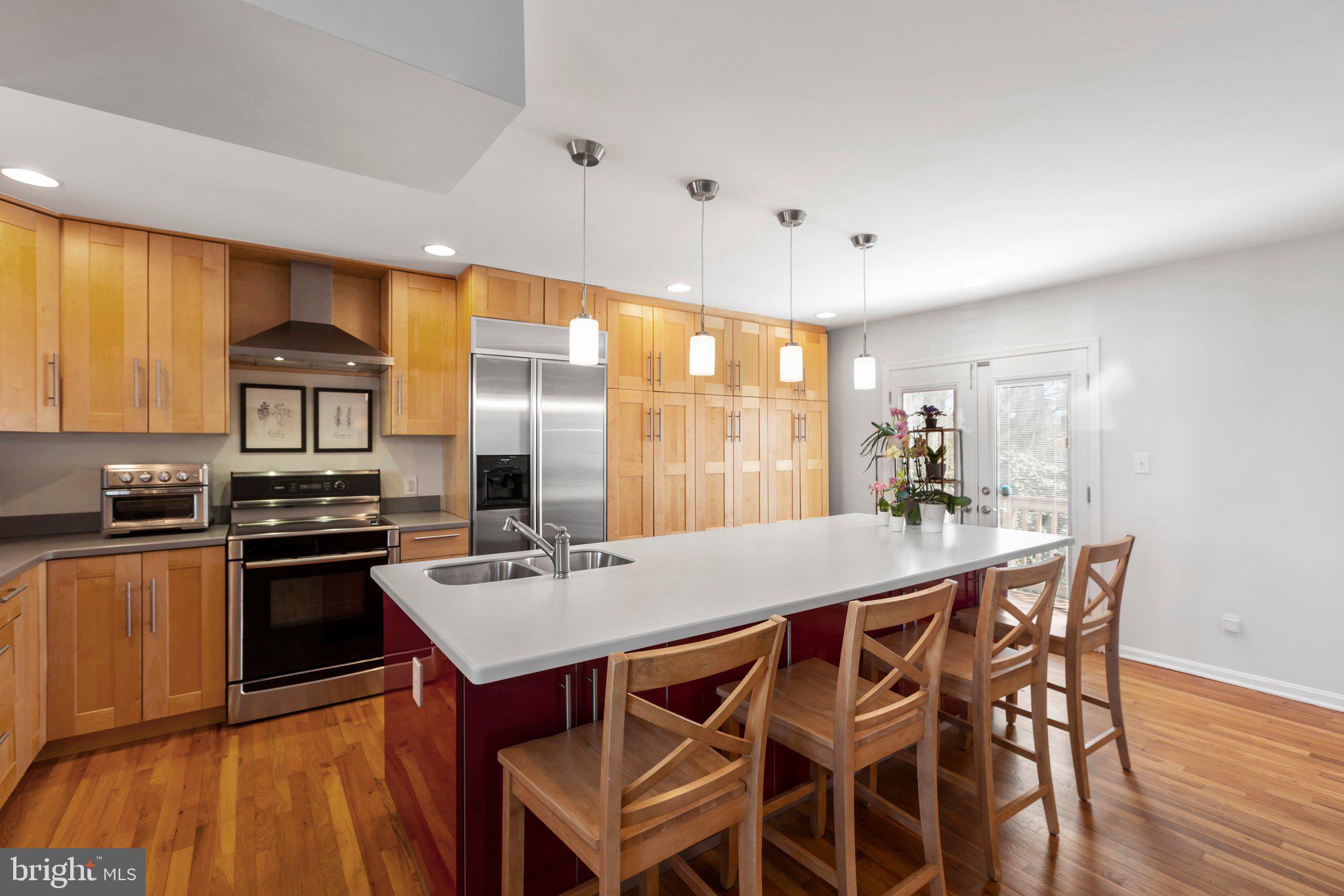 COLLEGE HALL GROVE - Residential