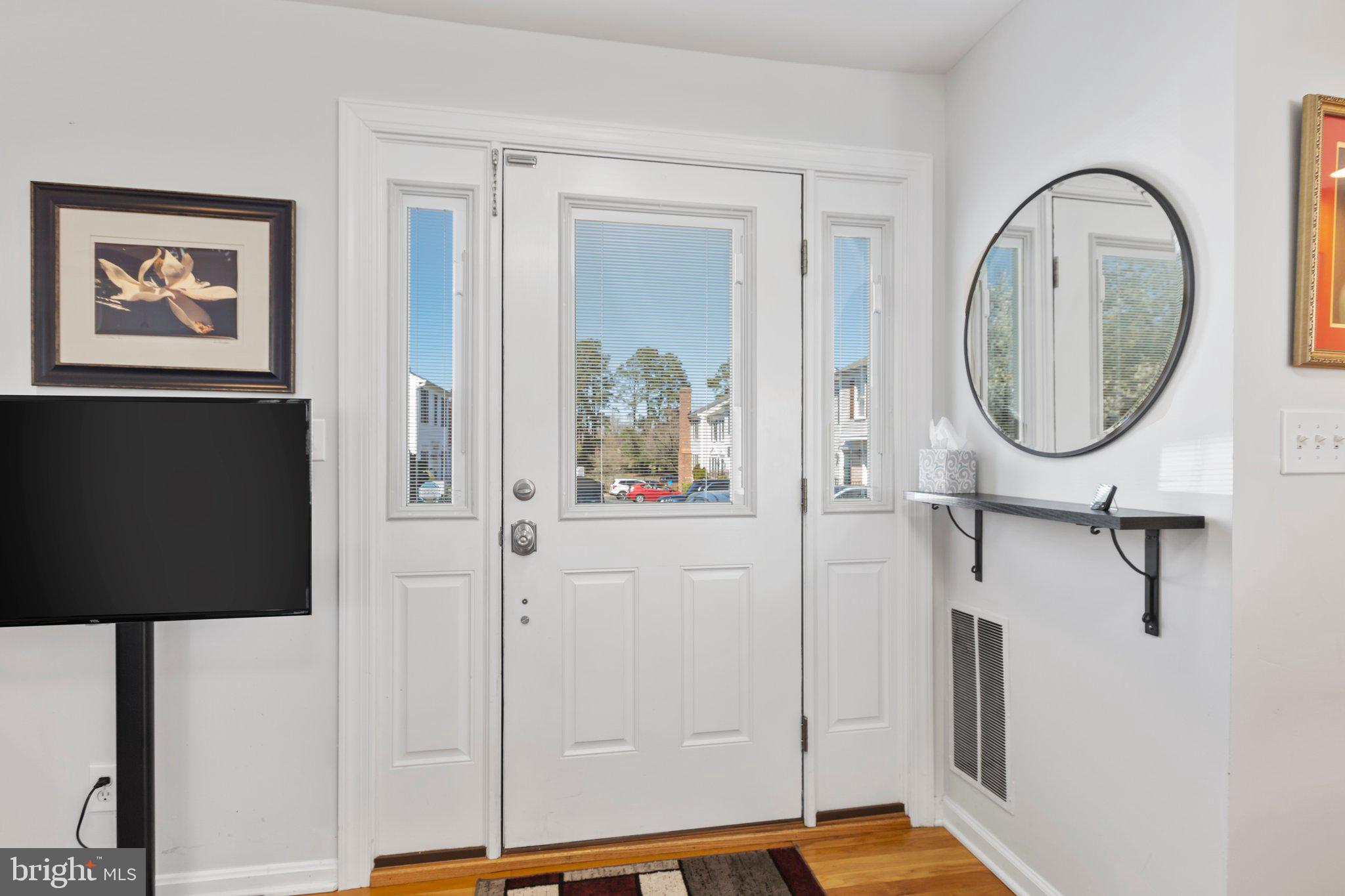 COLLEGE HALL GROVE - Residential