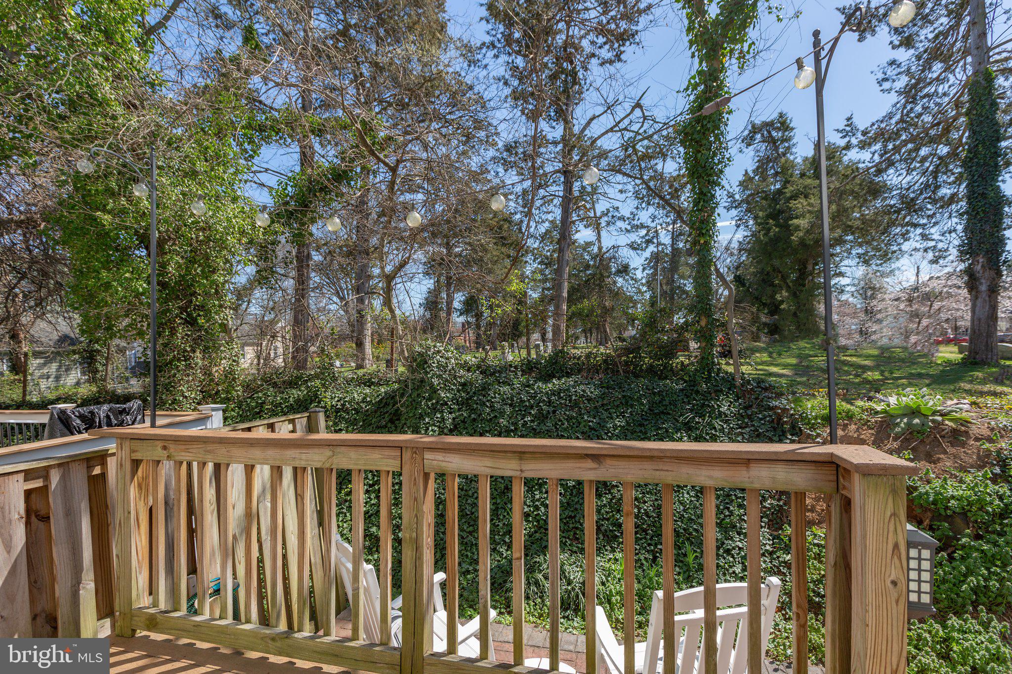 COLLEGE HALL GROVE - Residential