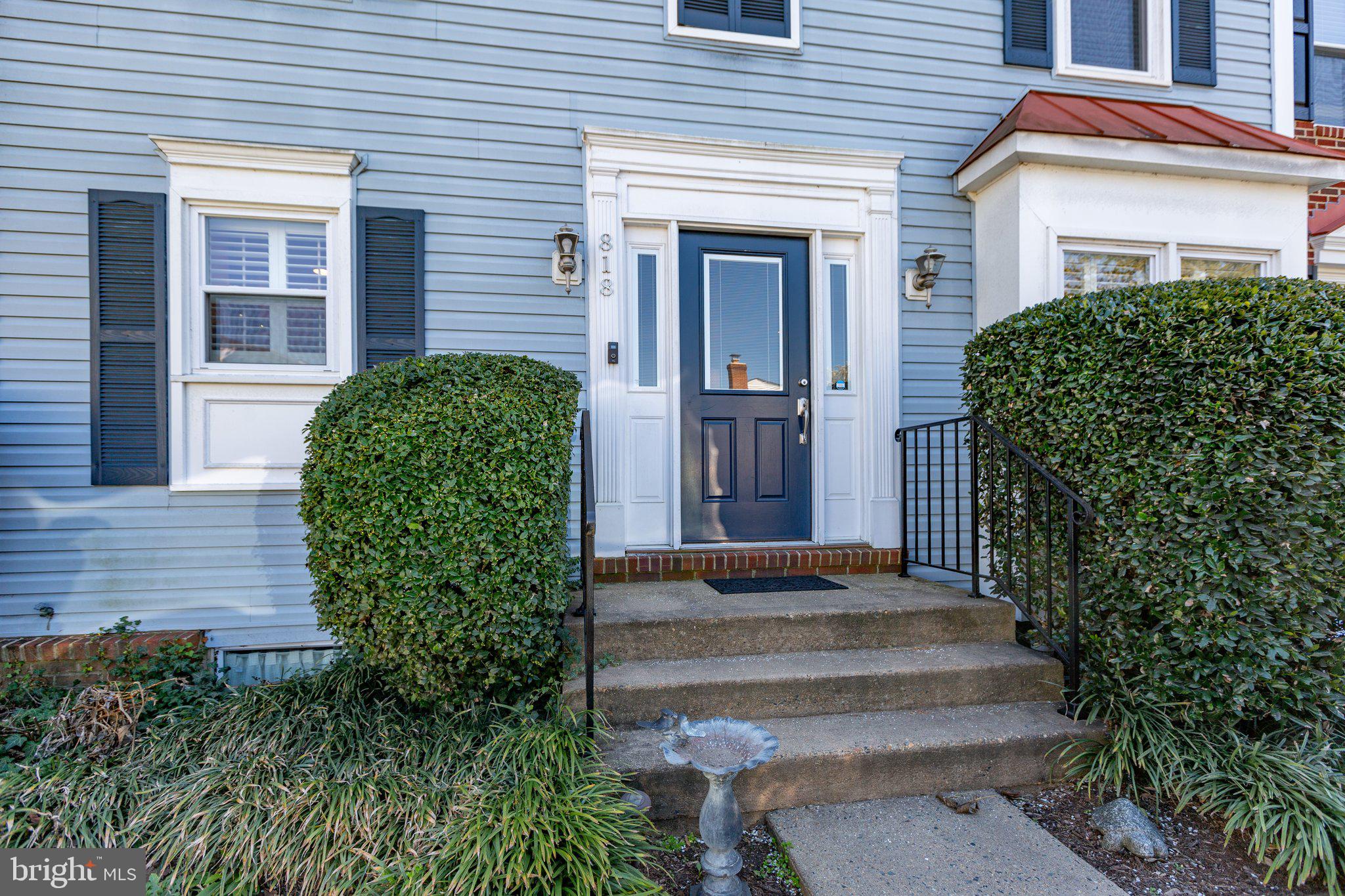 COLLEGE HALL GROVE - Residential