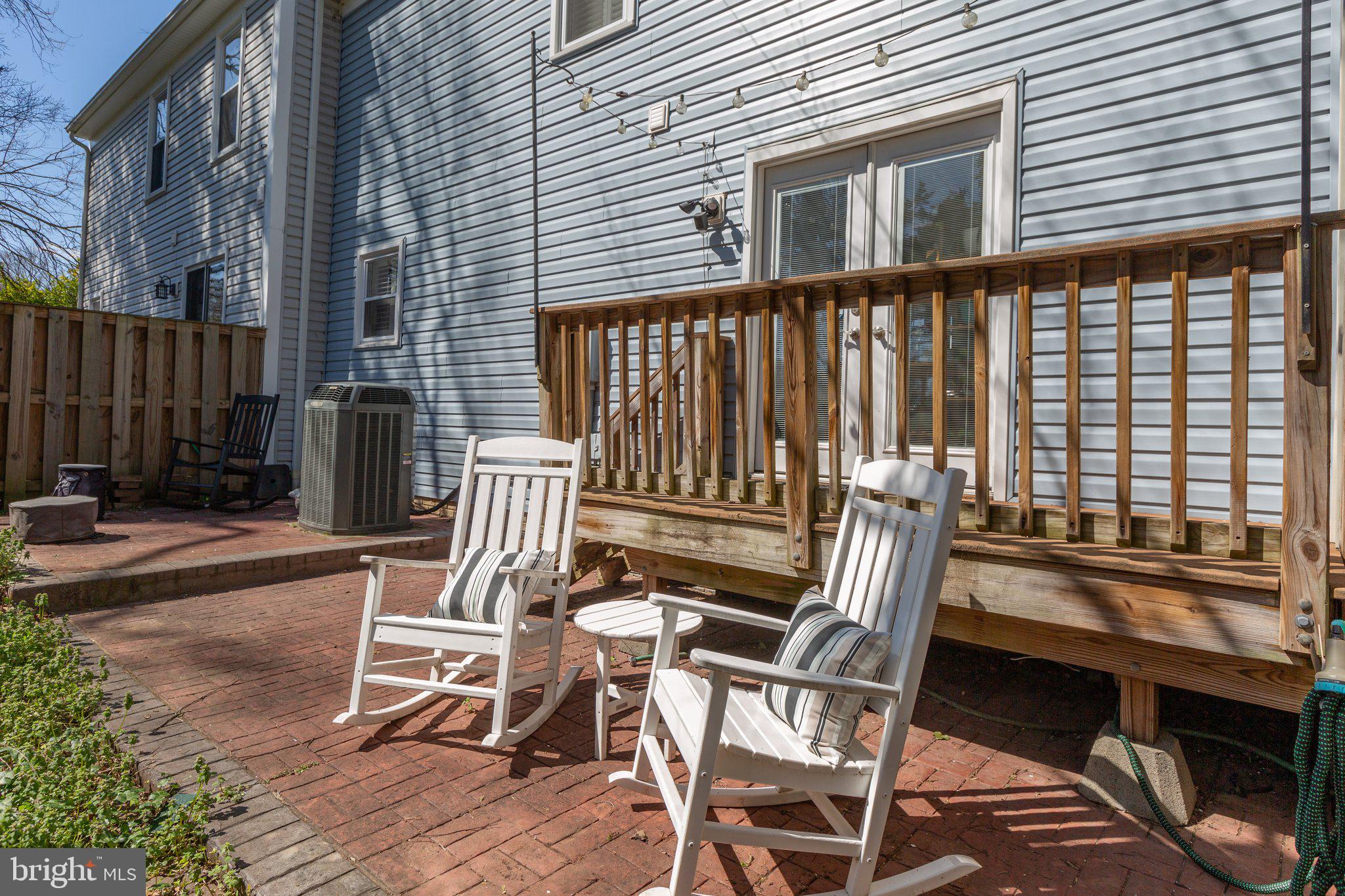 COLLEGE HALL GROVE - Residential